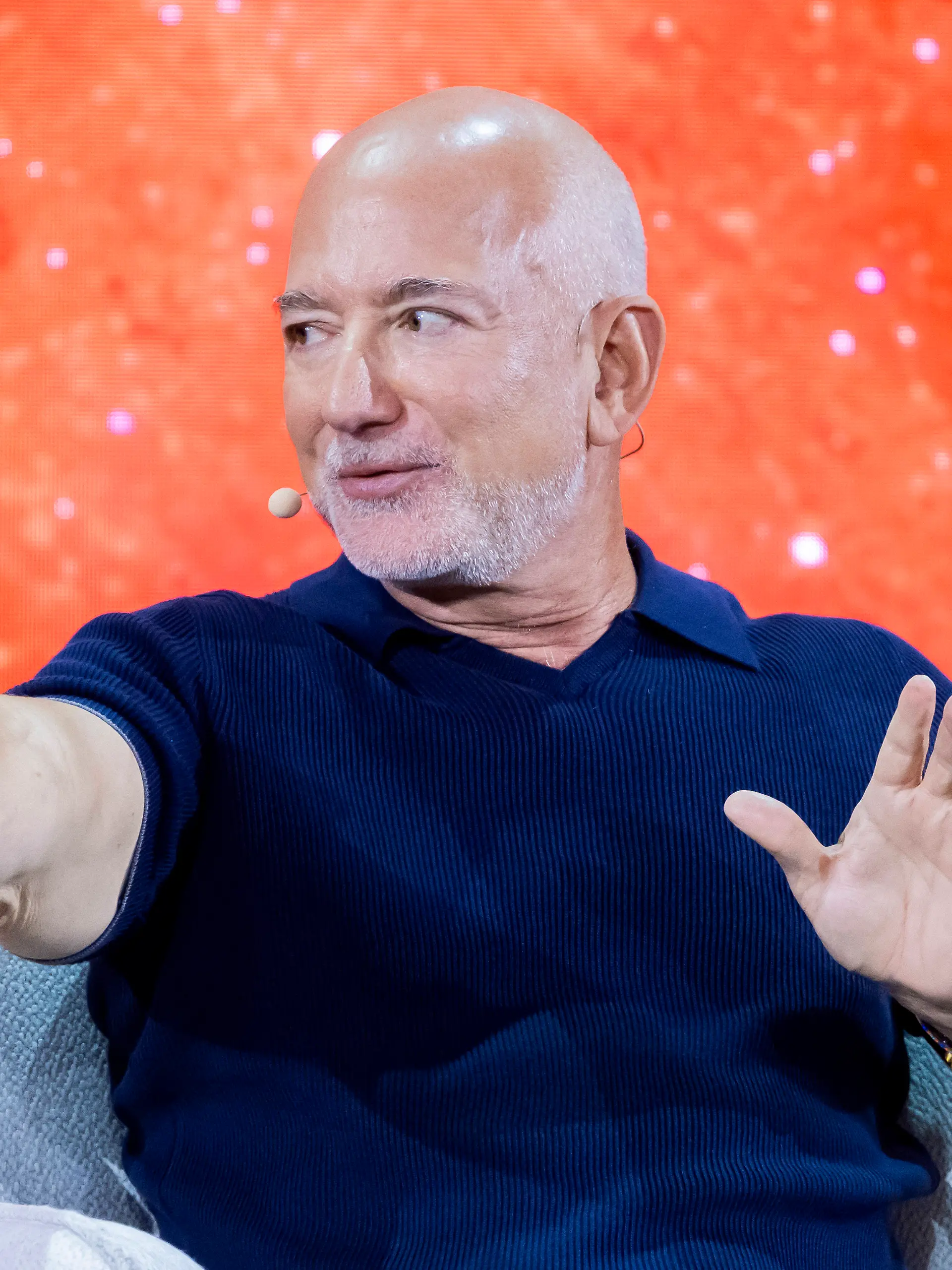 Bild zu: "Amazon-Gründer Jeff Bezos kurz vor Einstieg bei Fußball-Giganten"