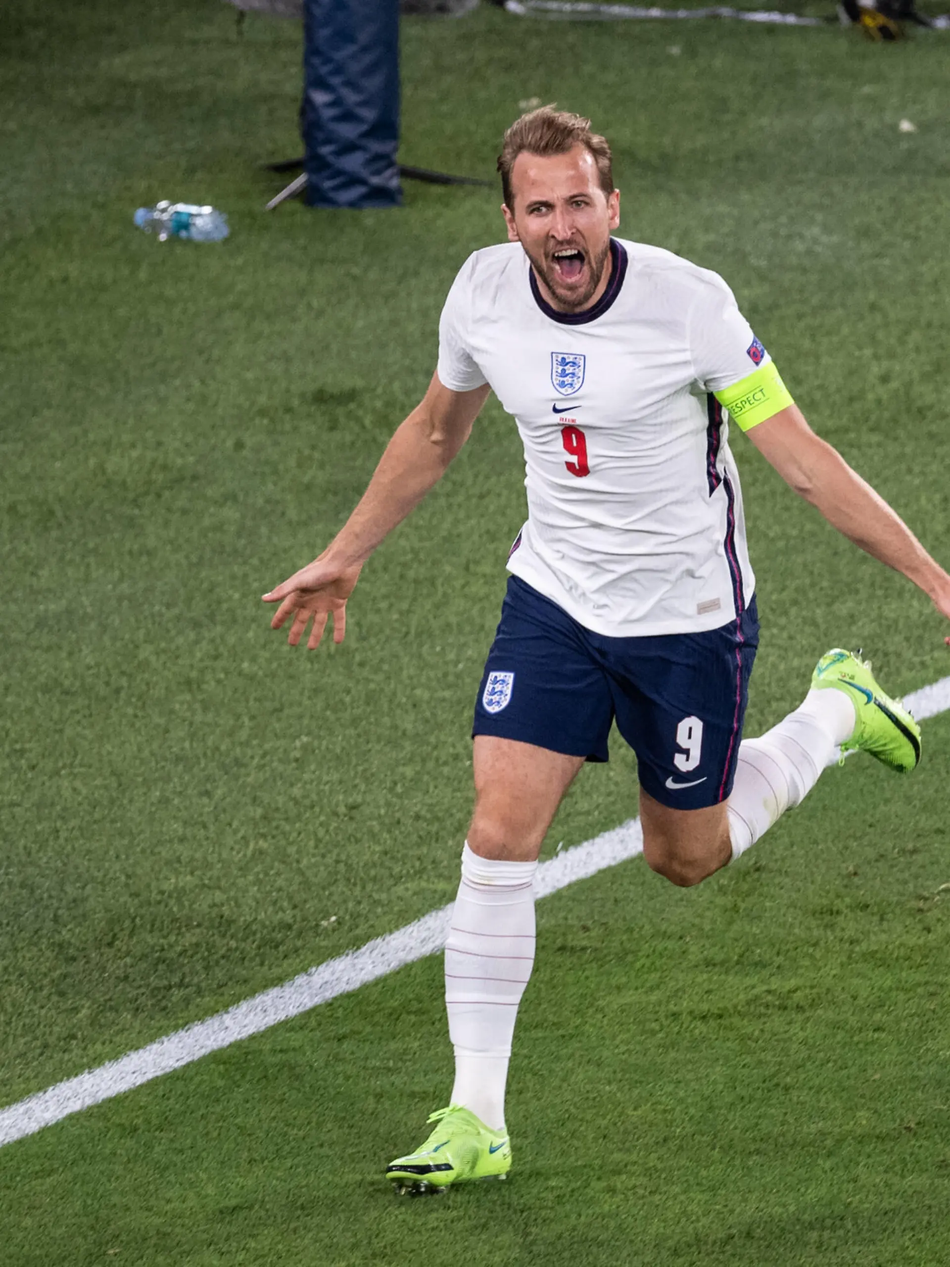 03.07.2021, Rome, Stadio Olimpico, EURO 2020: Ukraine - England, Harry Kane England celebrates his goal for the 0:1 Rome Lazio Italy *** 03 07 2021, Rome, Stadio Olimpico, EURO 2020 Ukraine England, Harry Kane England celebrates his goal for the 0 1 Rome Lazio Italy PUBLICATIONxNOTxINxSUI Copyright: xJustPictures.ch/JustPicturesPlusx 