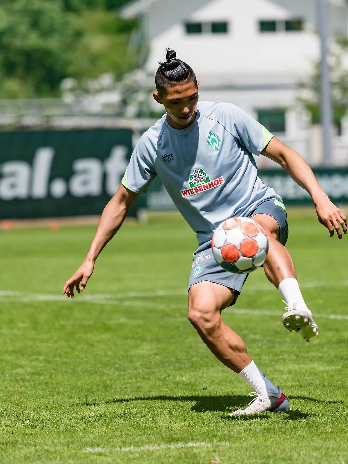  AUT 2.FBL, Trainingslager SV Werder Bremen 2021 / 02.07.2021, Parkstadion, Zell am Ziller, AUT 2.FBL, Trainingslager SV Werder Bremen 2021 Kyu-Hyuh Park Werder Bremen II 25 Ball am Fuss, Einzelaktion, Ganzkörper / Ganzkoerper Video nordphoto GmbH / Kokenge *** Local Caption *** *** AUT 2 FBL, Training camp SV Werder Bremen 2021 02 07 2021, Parkstadion, Zell am Ziller, AUT 2 FBL, Training camp SV Werder Bremen 2021 Kyu Hyuh Park Werder Bremen II 25 Ball on the foot, single action, whole body whole body Video nordphoto GmbH Kokenge Local Caption nordphotoxGmbHxx/xKokenge nph00001