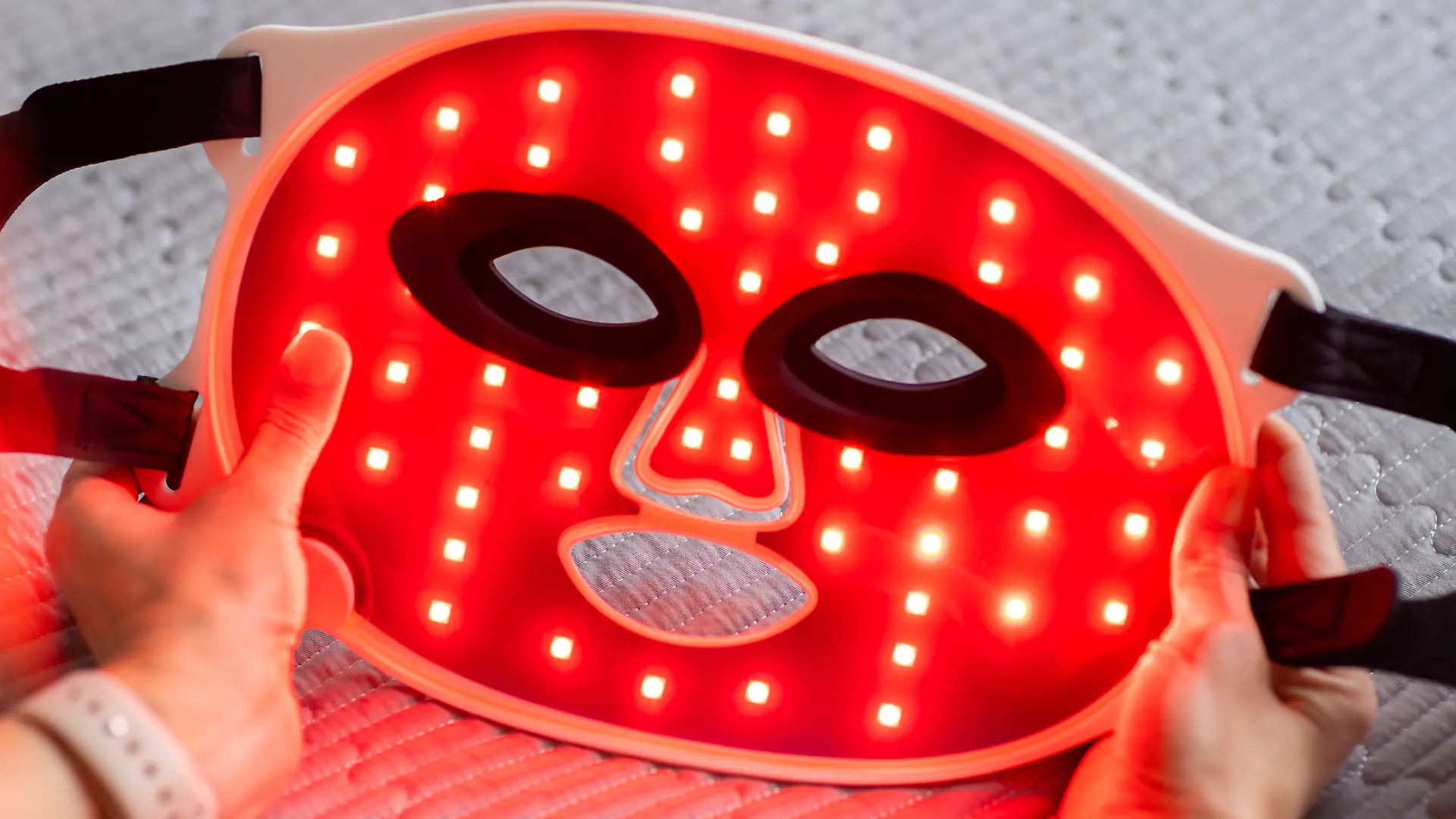 Rotlichts Maske Gesicht