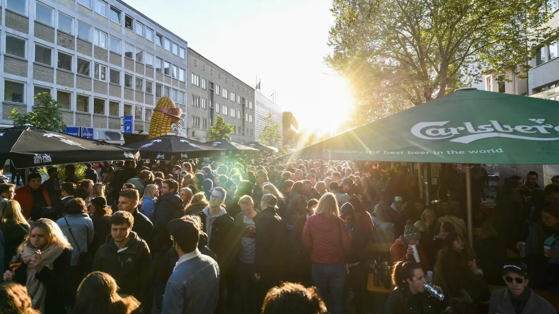 Neben einem Flohmarkt gibt’s auf drei Bühnen Livemusik auf dem Osterstraßenfest.