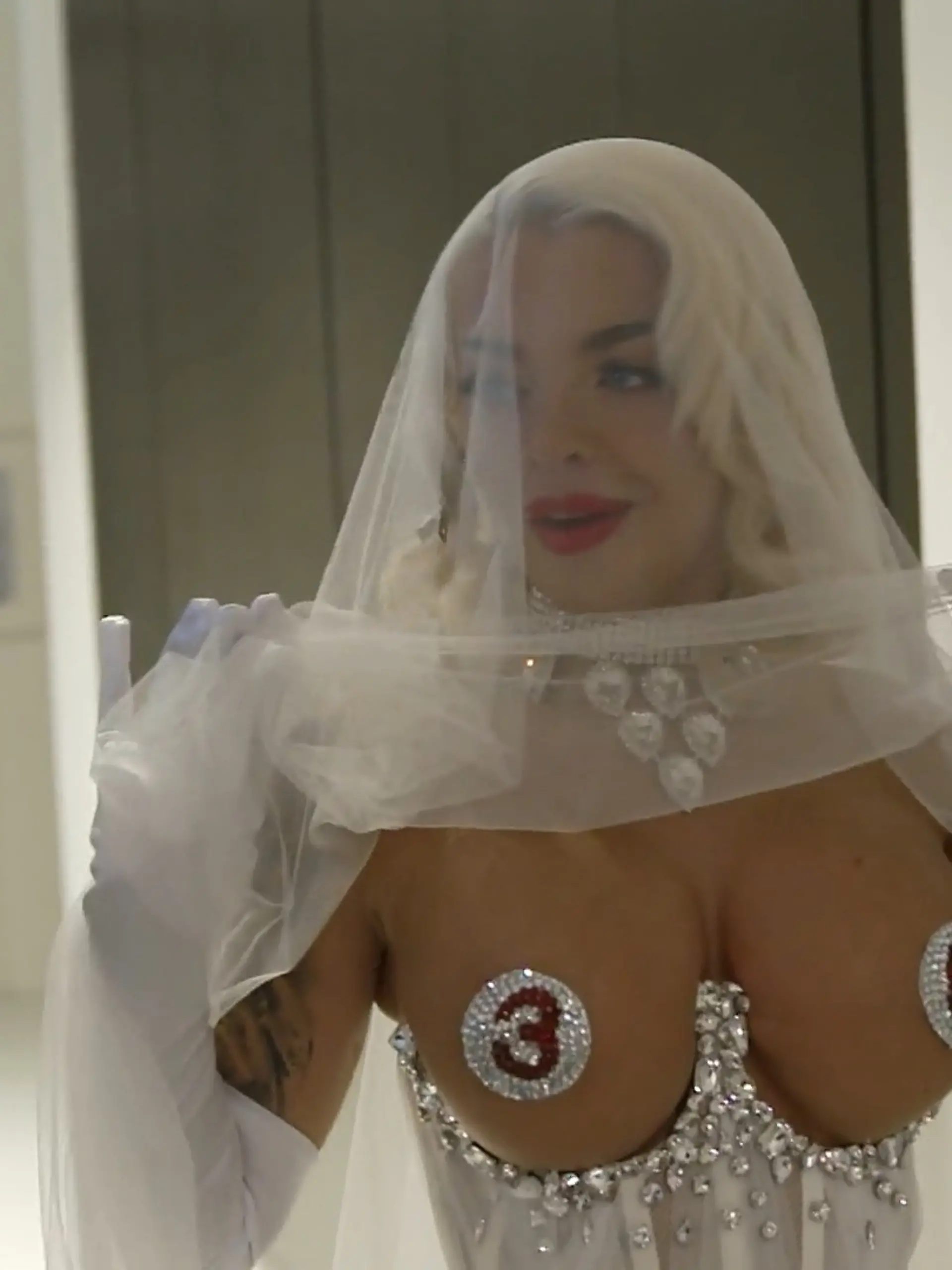 Bild zu: "Sexy und viel nackte Haut! Katja Krasavice feiert runden Geburtstag"