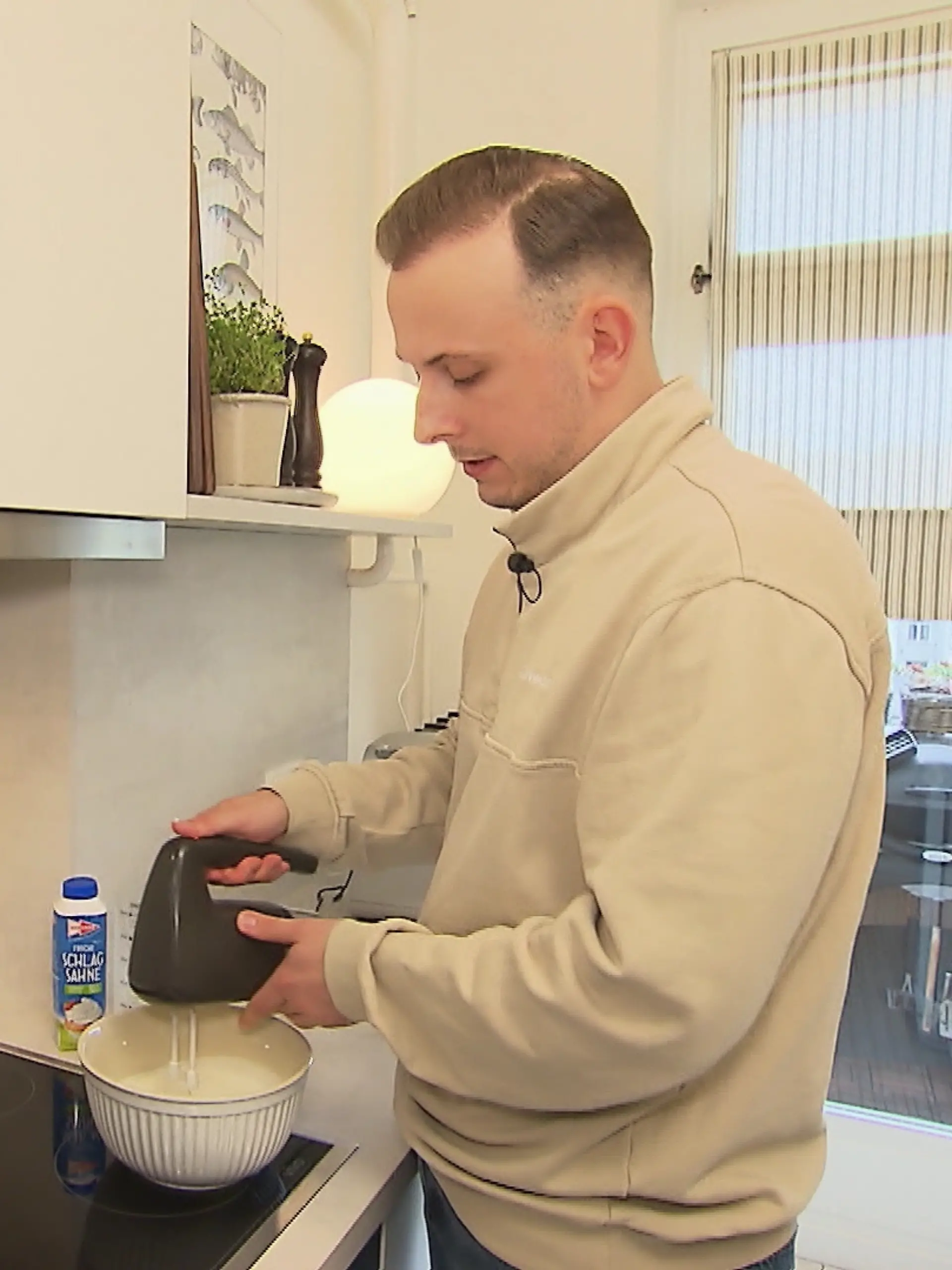 Bild zu: "Alle sind mit dem Dinner zufrieden – bis Gastgeber Kevin selbst anfängt zu meckern"