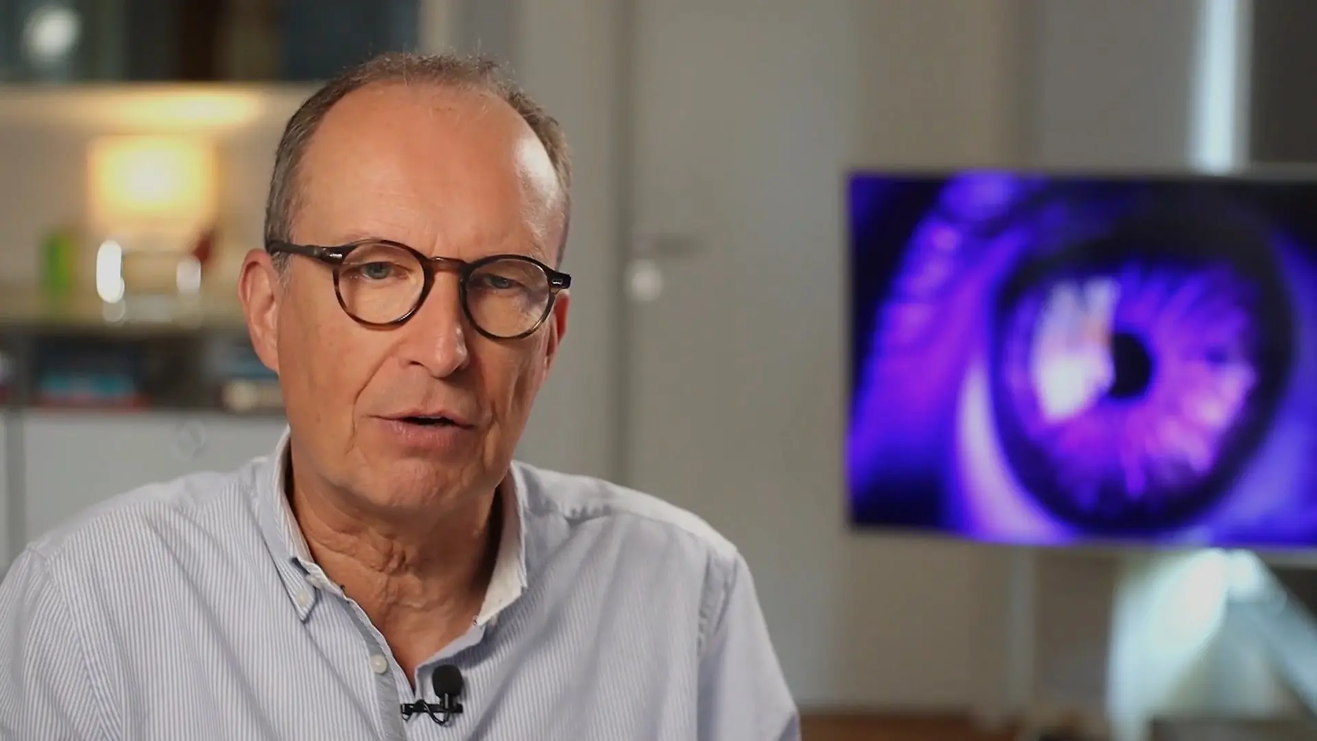 Sonnenfinsternis ohne Schutz? Warum selbst kurzes Hinschauen gefährlich sein kann Dr. Specht im RTL-Interview