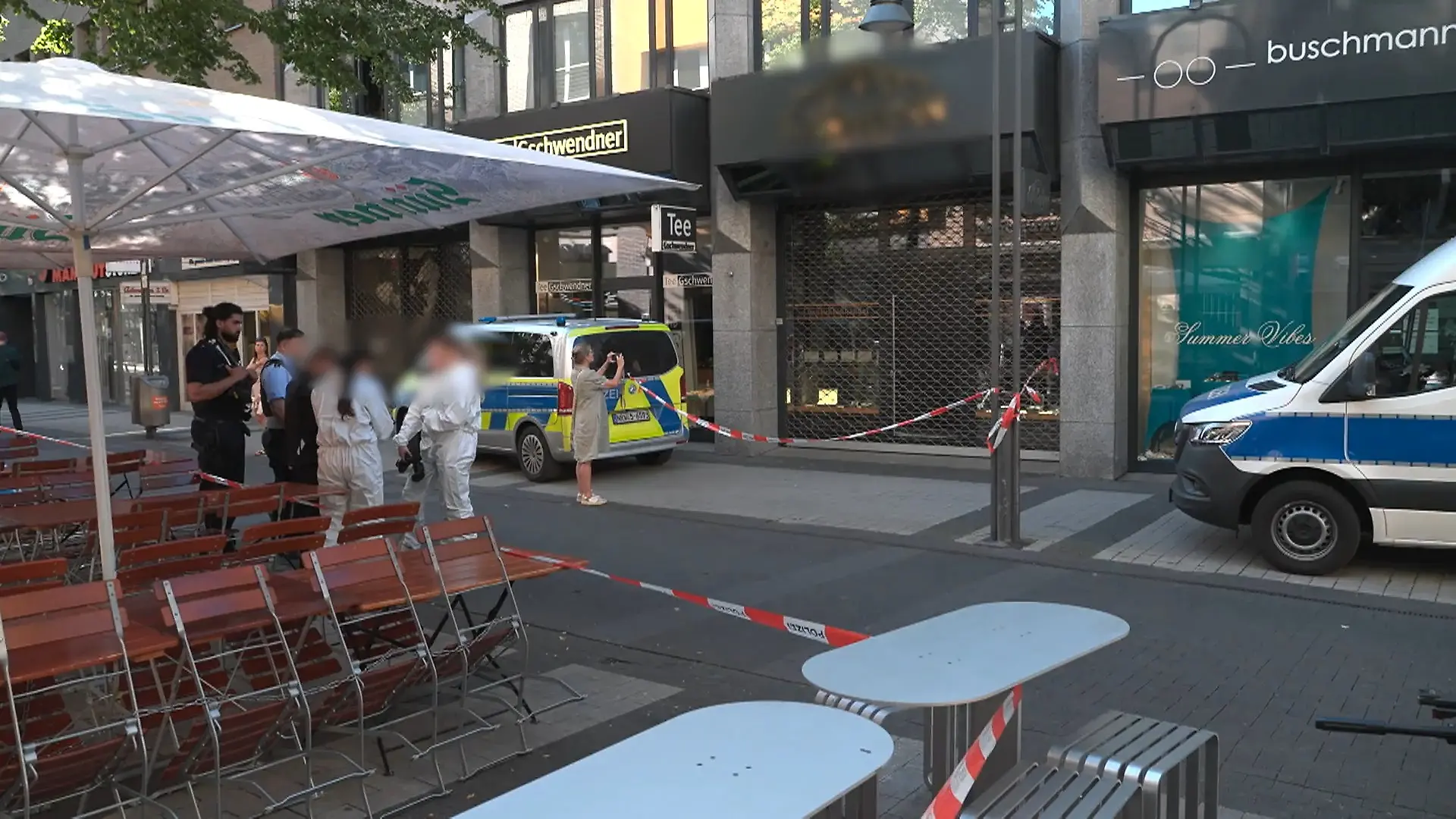 Zweiter Angriff auf Uhrengeschäft gibt Rätsel auf Einschusslöcher in Fassade und Schaufenster