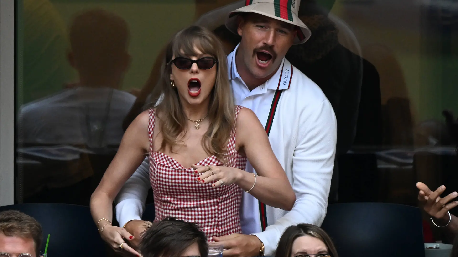 Bilder des Jahres 2024, Entertainment 09 September Entertainment Themen der Woche KW36 FLUSHING NY- SEPTEMBER 08: Taylor Swift and Travis Kelce are seen watching Jannik Sinner Vs Taylor Fritz during the mens singles finals on Arthur Ashe Stadium at the USTA Billie Jean King National Tennis Center on September 8, 2024 in Flushing Queens. Copyright: xmpi04x/xMediaPunchx