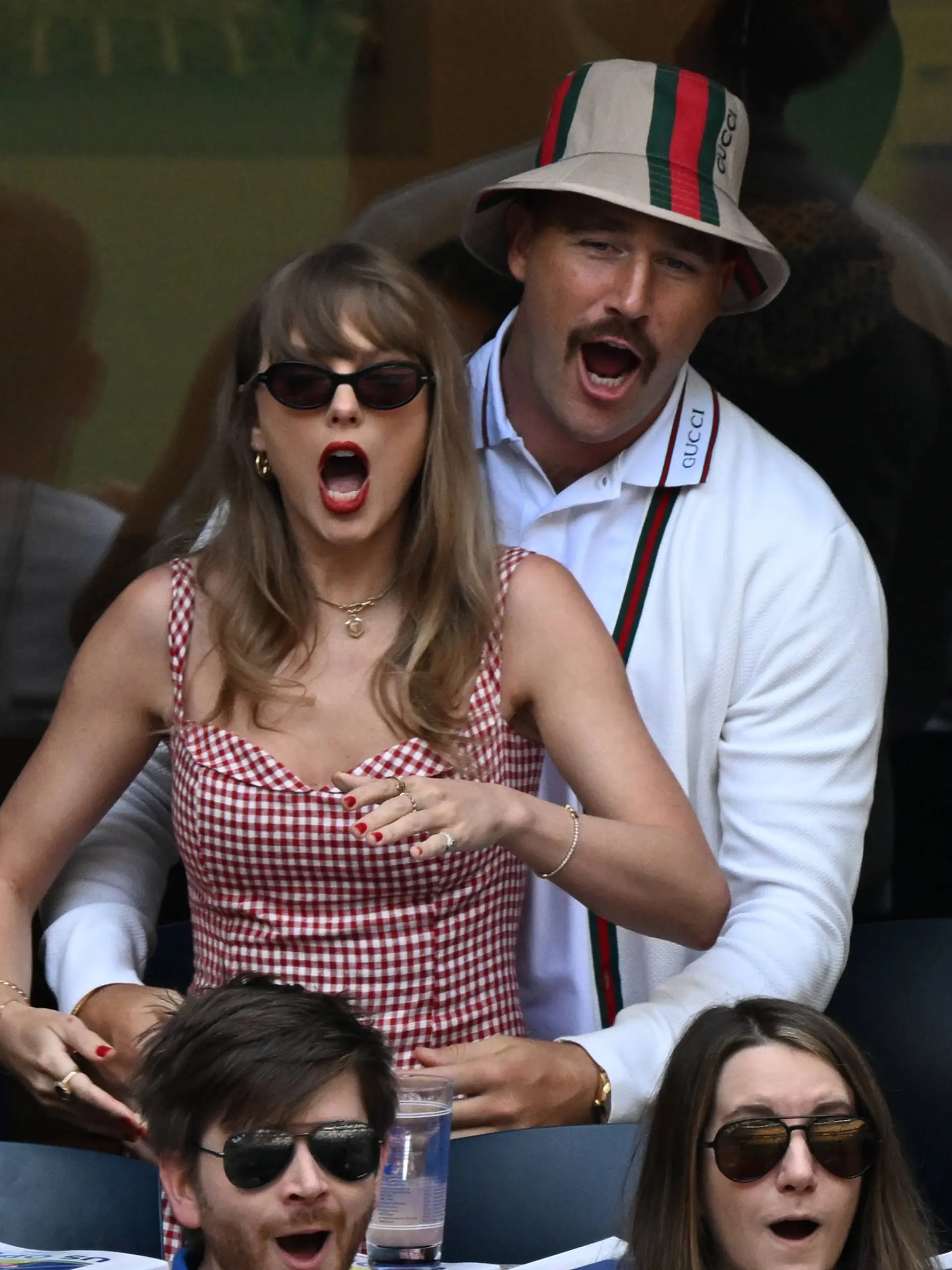 Bilder des Jahres 2024, Entertainment 09 September Entertainment Themen der Woche KW36 FLUSHING NY- SEPTEMBER 08: Taylor Swift and Travis Kelce are seen watching Jannik Sinner Vs Taylor Fritz during the mens singles finals on Arthur Ashe Stadium at the USTA Billie Jean King National Tennis Center on September 8, 2024 in Flushing Queens. Copyright: xmpi04x/xMediaPunchx
