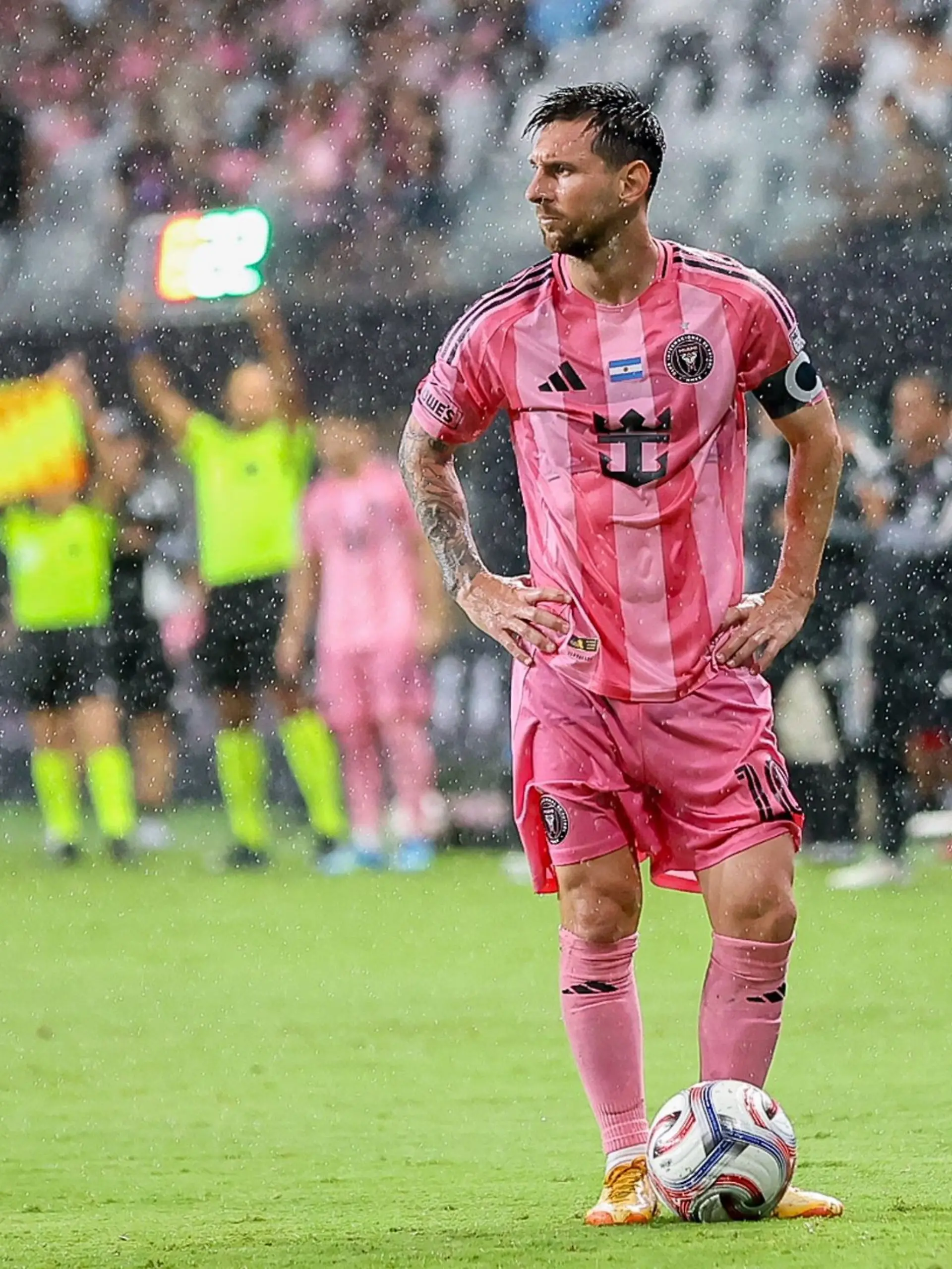 Bild zu: "Nach Tod des Vaters: Messi mit emotionaler Rückkehr"