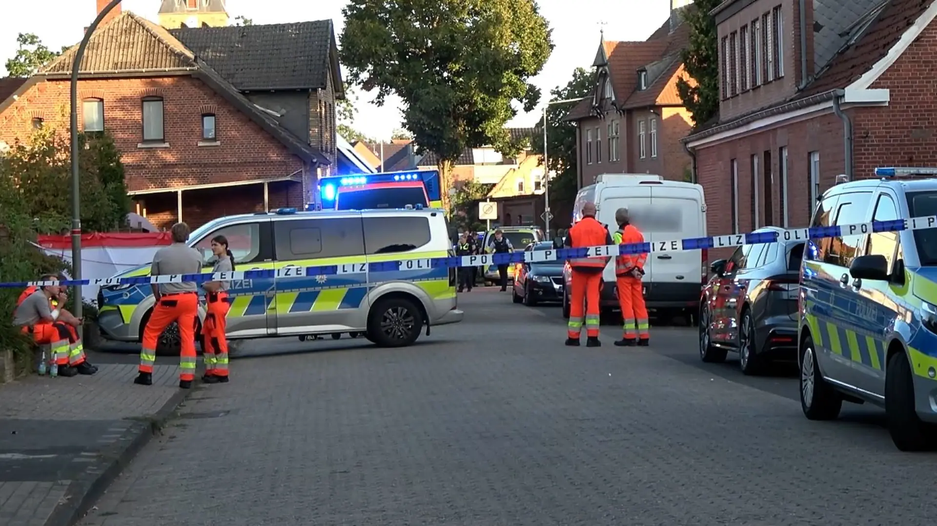 Bild zu: "Frau (46) in Rheine bei Messerangriff getötet – Ehemann unter Tatverdacht"