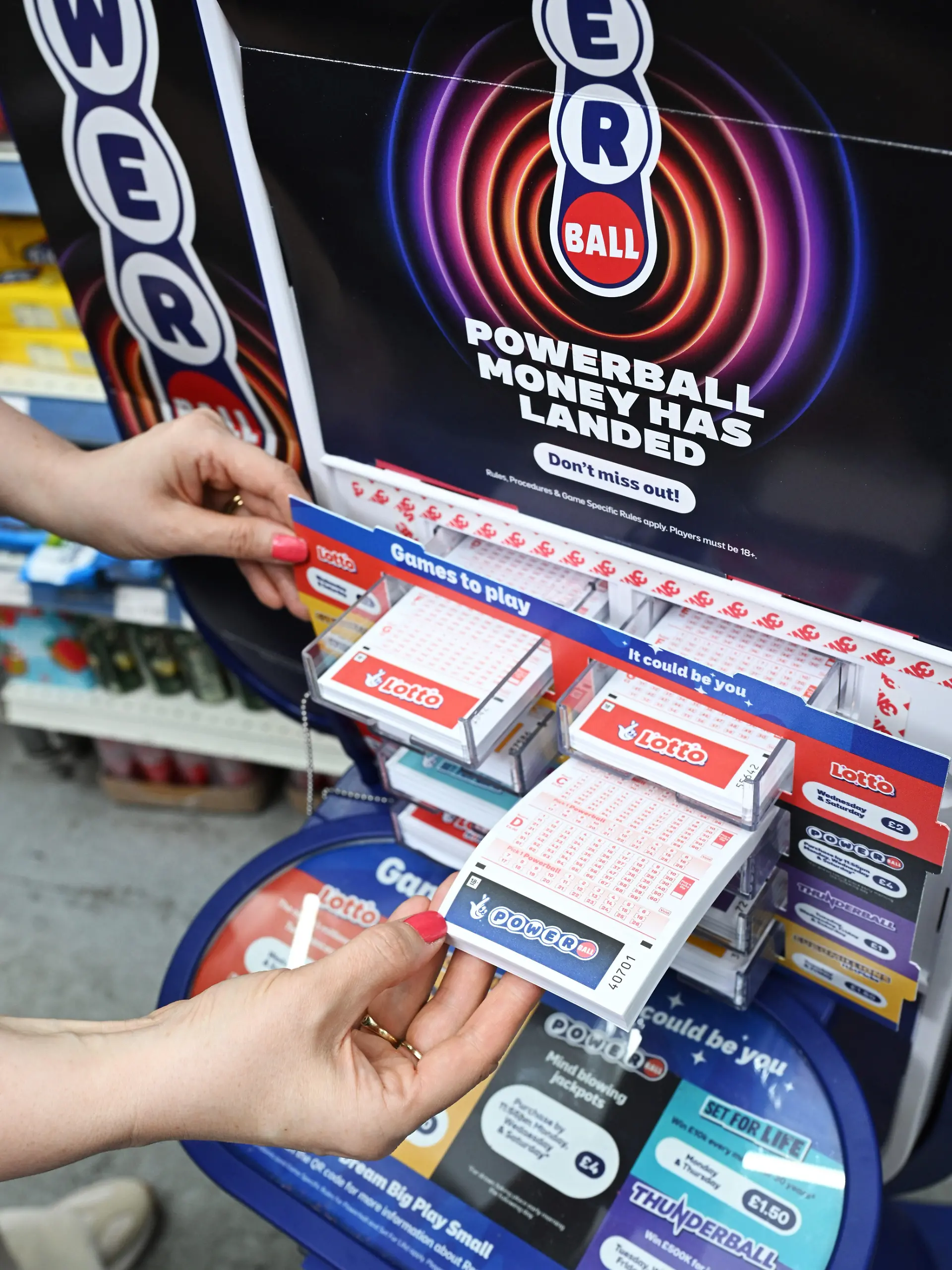 Bild zu: "Lotto-Glückspilz knackt Jackpot und gewinnt über eine Milliarde Dollar"