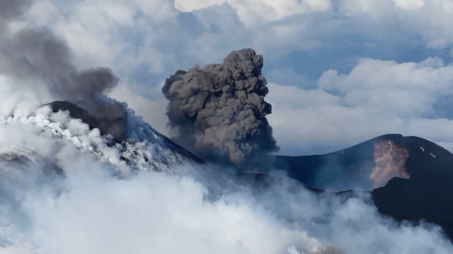 Bild von Aschewolke legt Flughafen von Catania lahm