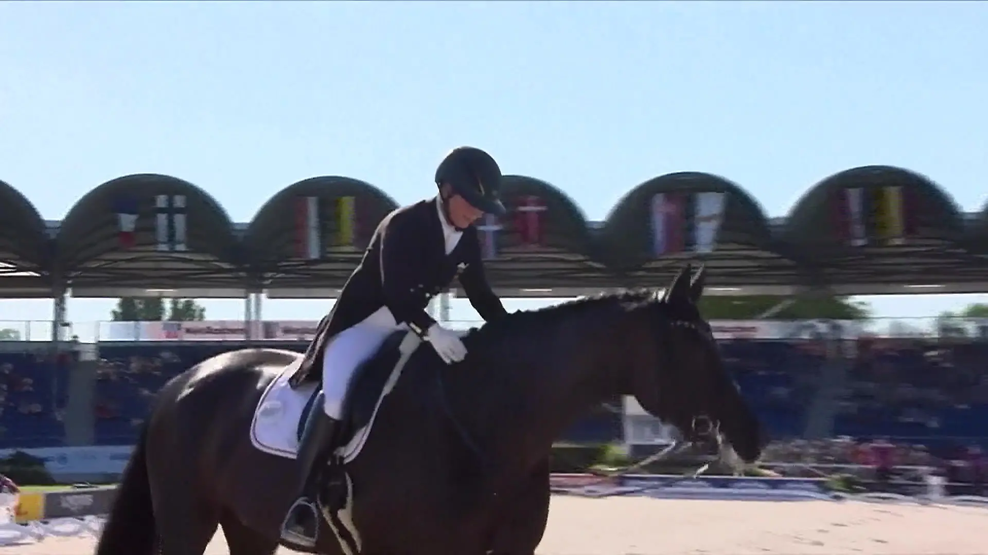 Isabell Werth holt mit deutschem Dressurteam den WM-Titel Goldene Rückkehr nach Aachen