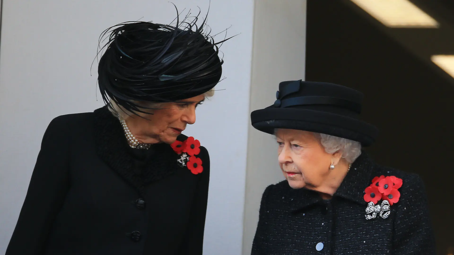 Königin Camilla mit Queen Elizabeth im November 2019
