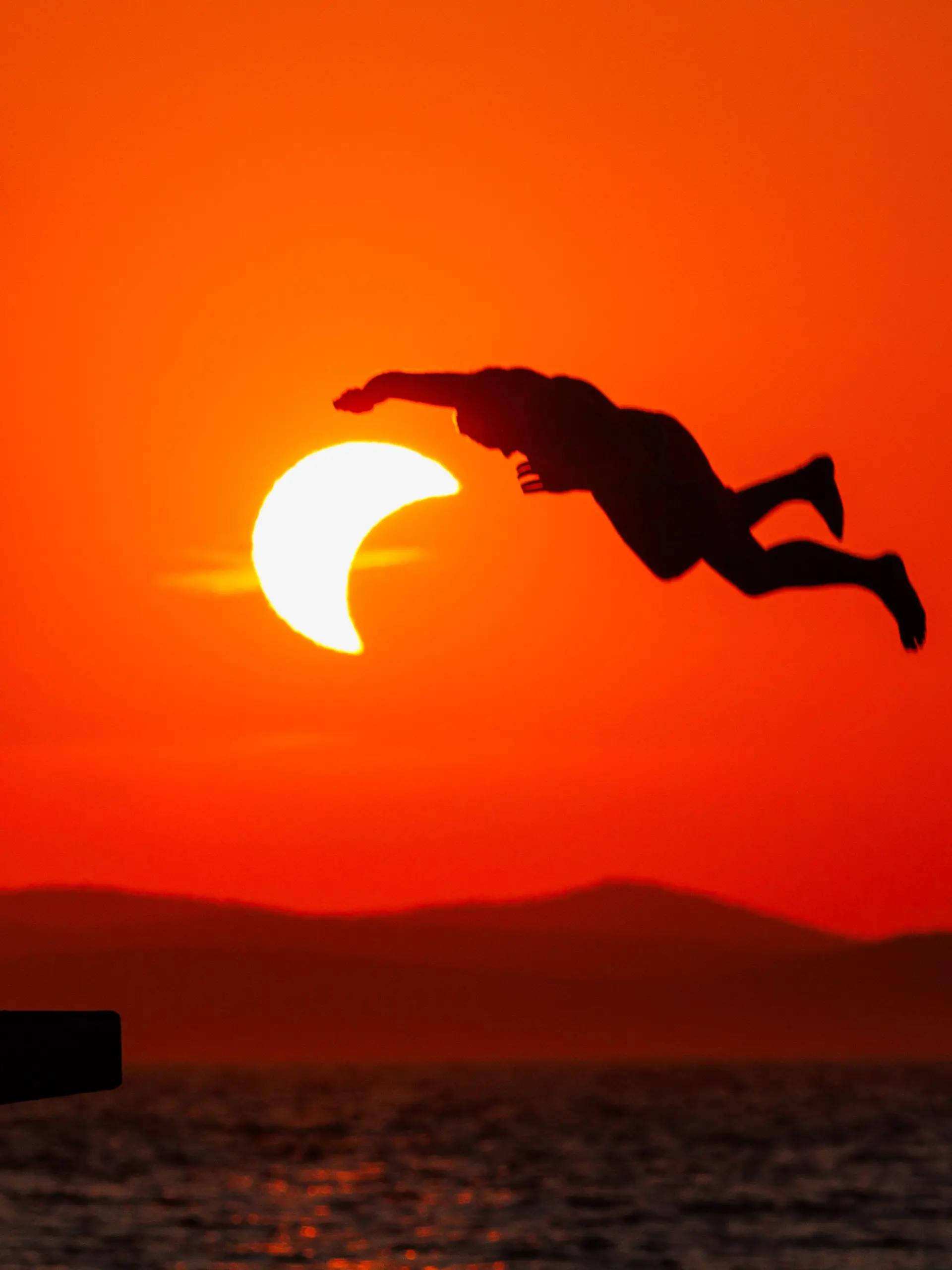 Bild zu: "Sonnenfinsternis verzaubert Europa – die schönsten Bilder "