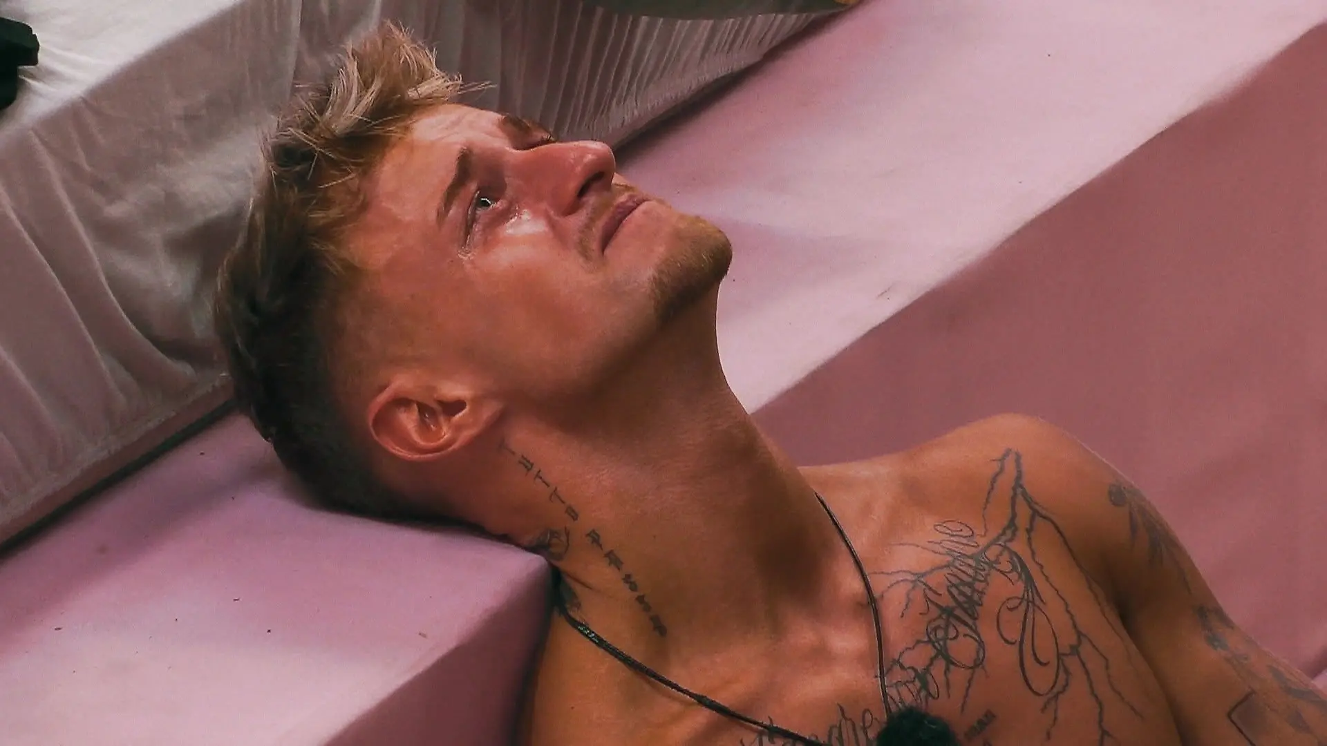 Gigi gesteht Sex mit Brenda! SO krass reagiert Laurenz auf die „Ex on the Beach”-Beichte Nach Liebes-Lüge eskaliert's komplett