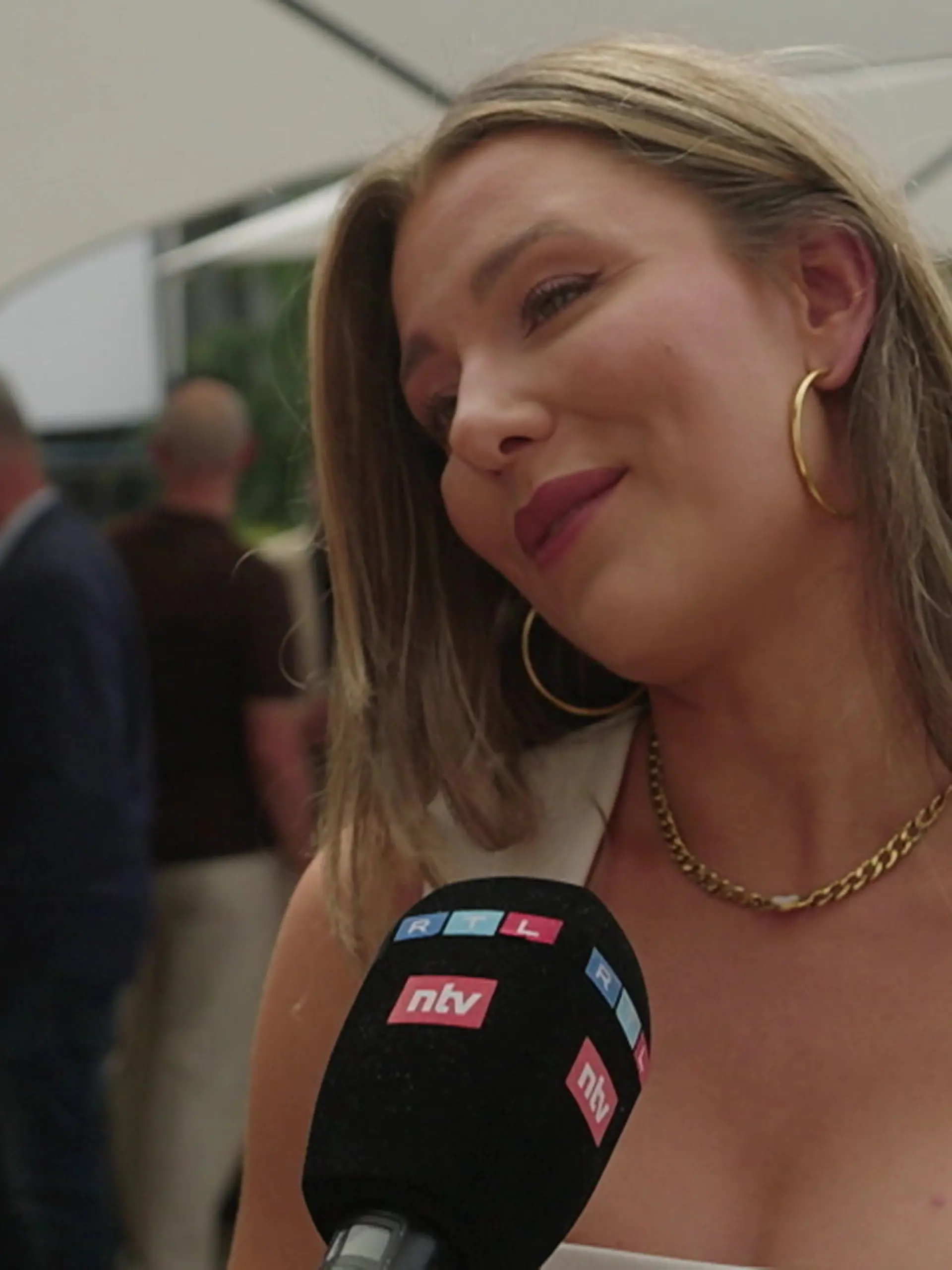 Bild zu: "Warum Joelina Drews stolz auf ihren Vater ist"