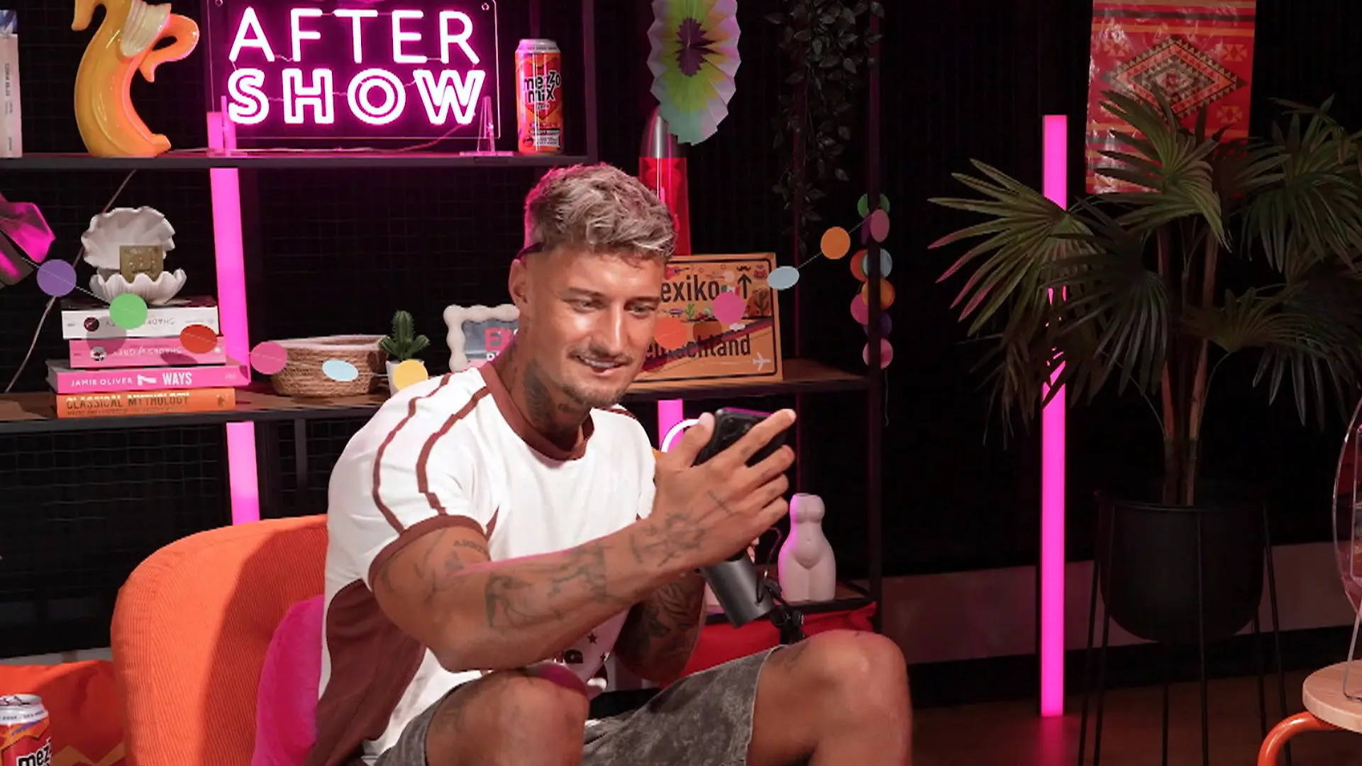 Trotz Sex-Beichte bei „Ex on the Beach"! Brenda meldet sich plötzlich wieder bei Laurenz Im Podcast packt er aus