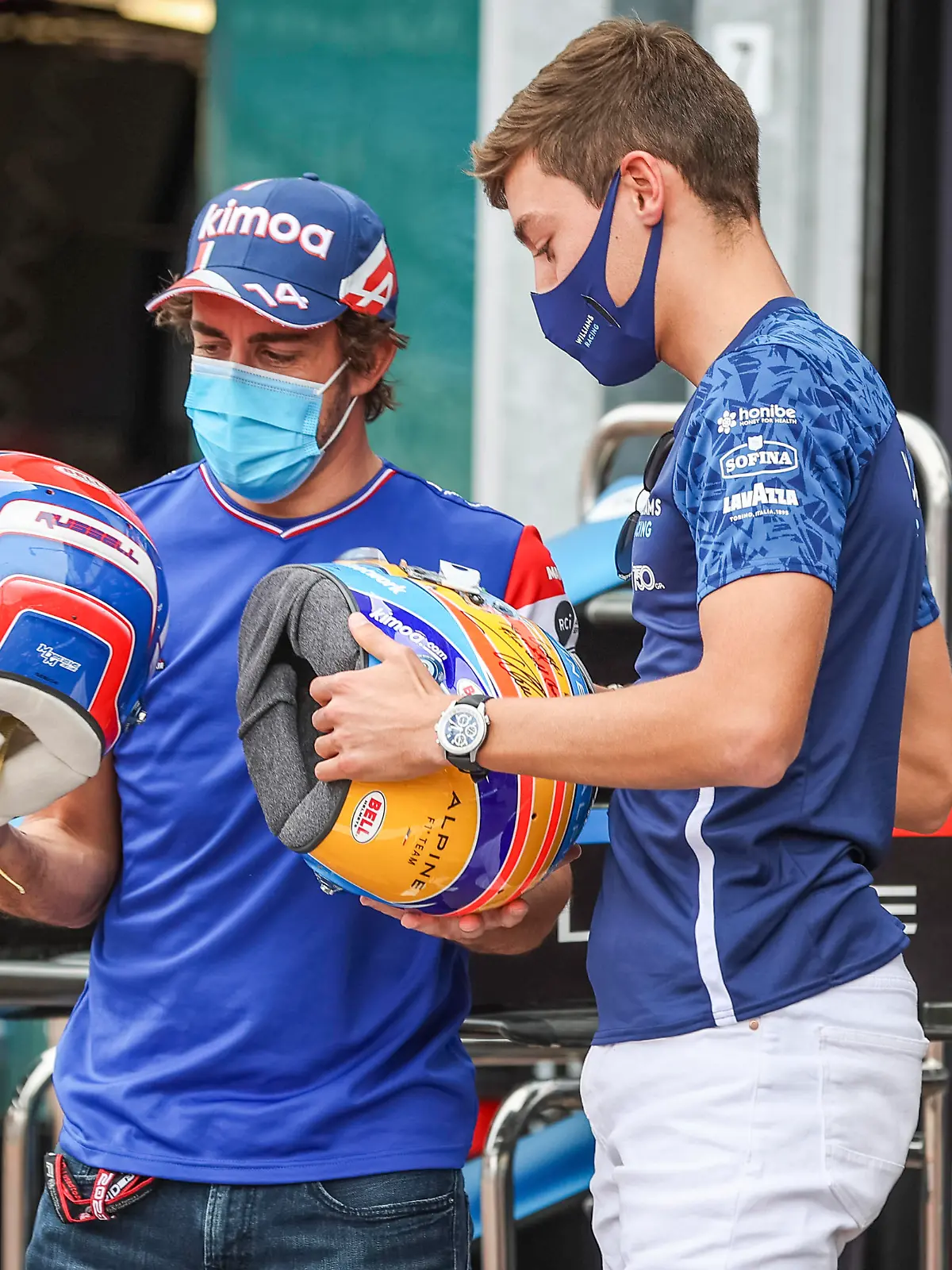 Fernando Alonso und George Russell.