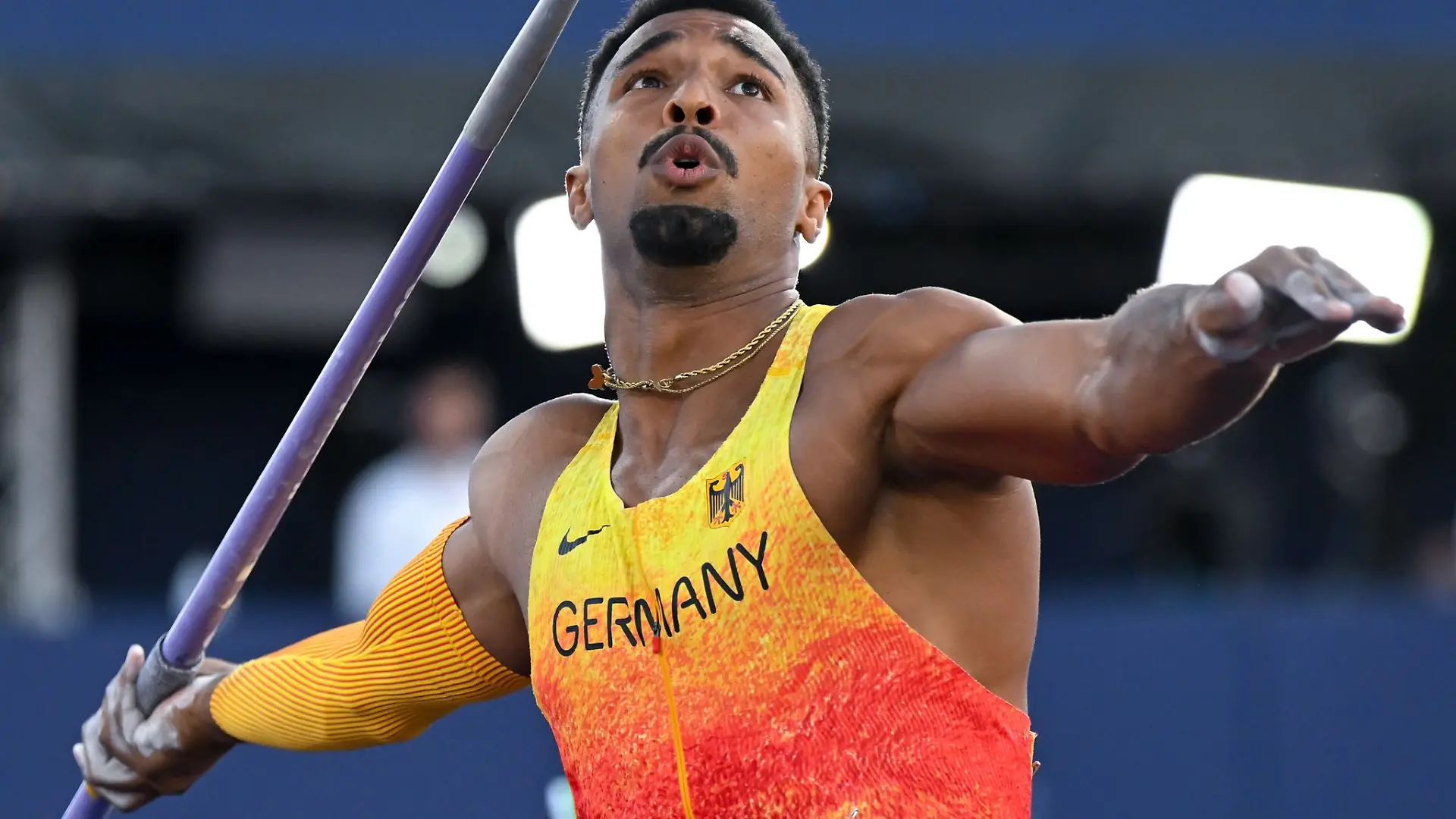 Leo Neugebauer liegt vor den 1.500 Metern in Führung.