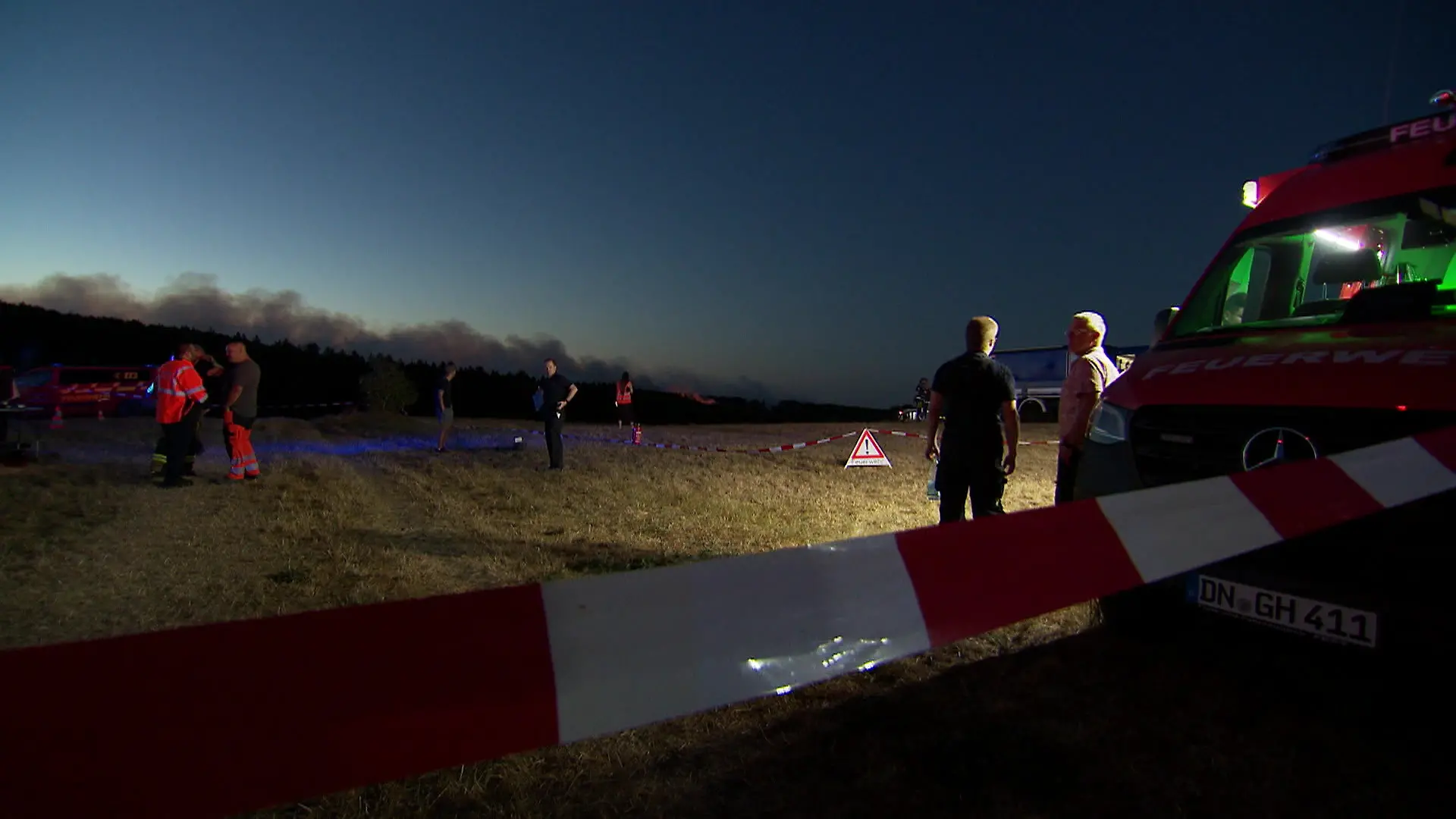 Bild von Waldbrand kommt immer näher! 1.800 Menschen in Eifel evakuiert