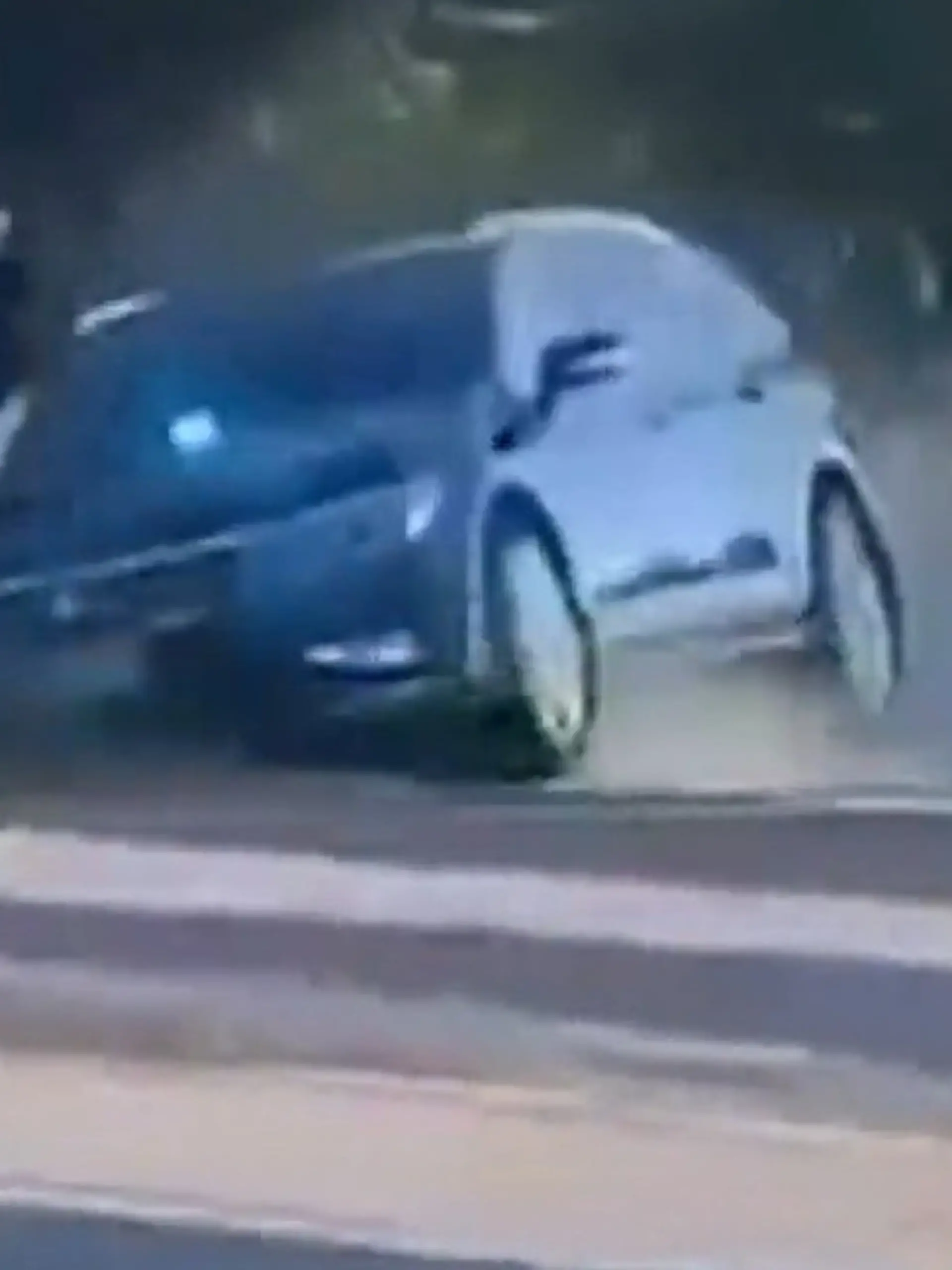 Bild zu: "Bei 90 km/h! Polizei rammt 15-Jährigen auf Moped von der Straße"