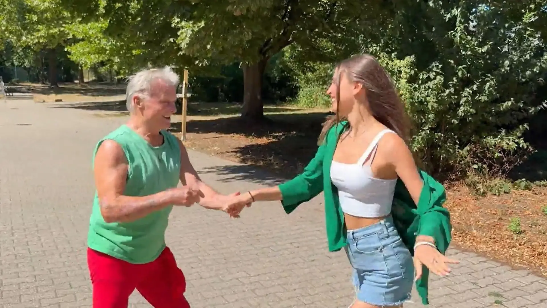 Berührendes Wiedersehen! Mit IHM schwingt „Let’s Dance“-Star Ekat jetzt das Tanzbein Nach „Supertalent“-Begegnung