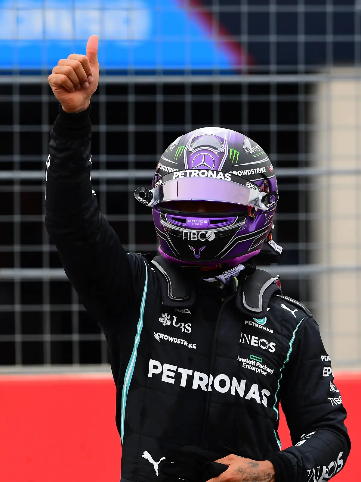 F1 Grand Prix of France - Qualifying Lewis Hamilton of Mercedes-AMG Petronas F1 Team in second place say hello to fans during qualifying of French GP in Paul Ricard Circuit in Le Castelett, Provence-Alpes-C te d Azur, France, 19 June 2021 Le Castelett Provence-Alpes-C te d Azur France diodato-notitle210619_np0NC PUBLICATIONxNOTxINxFRA Copyright: xAndreaxDiodatox 
