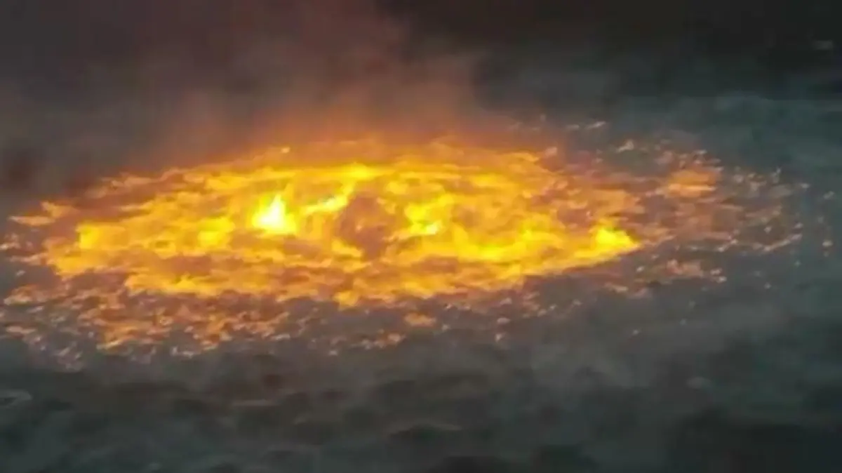 mexiko meer brennt pipeline feuer