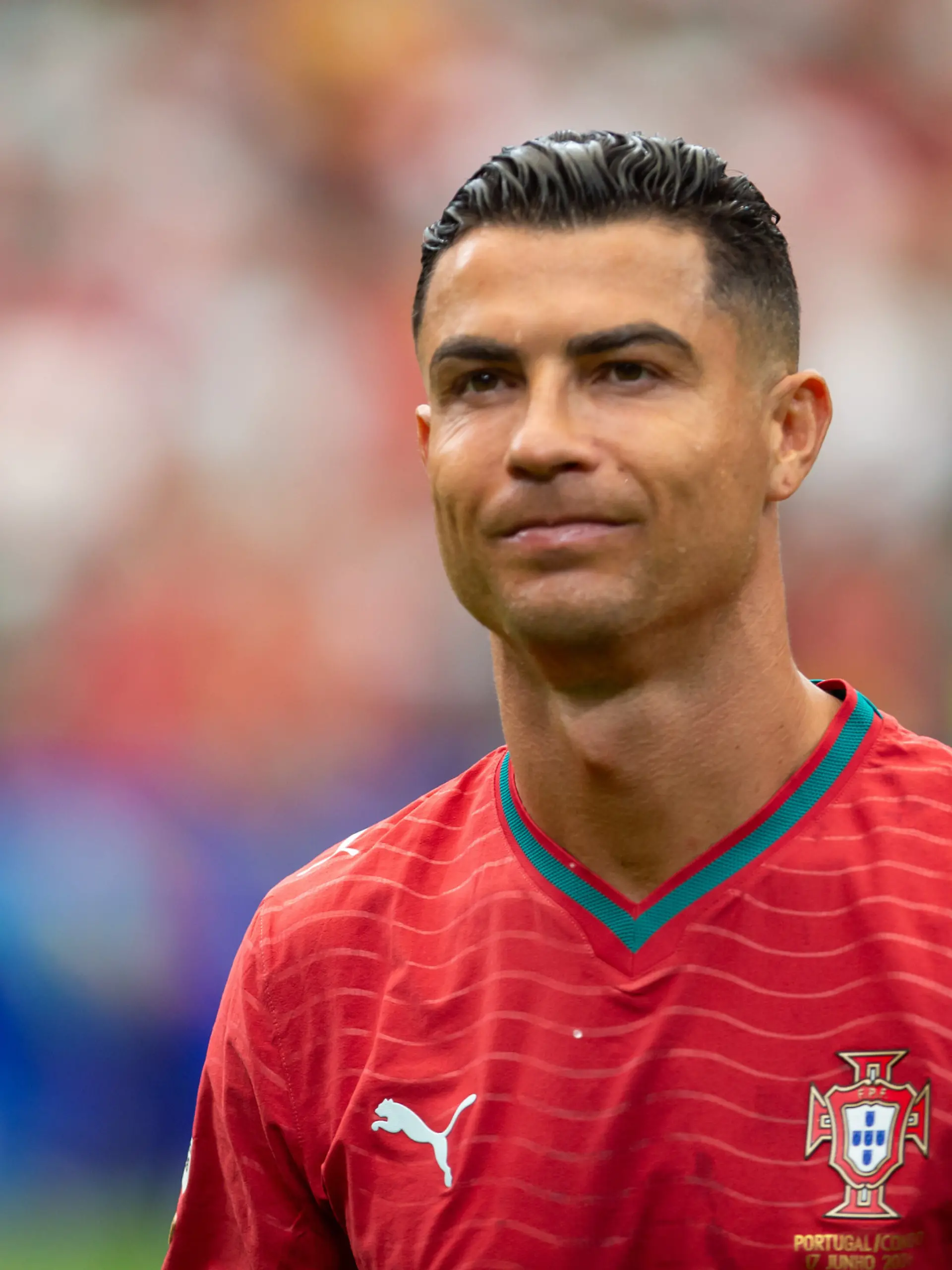 Bild zu: "Krasse Typveränderung nach Hochzeit! Cristiano Ronaldo überrascht mit neuem Look"