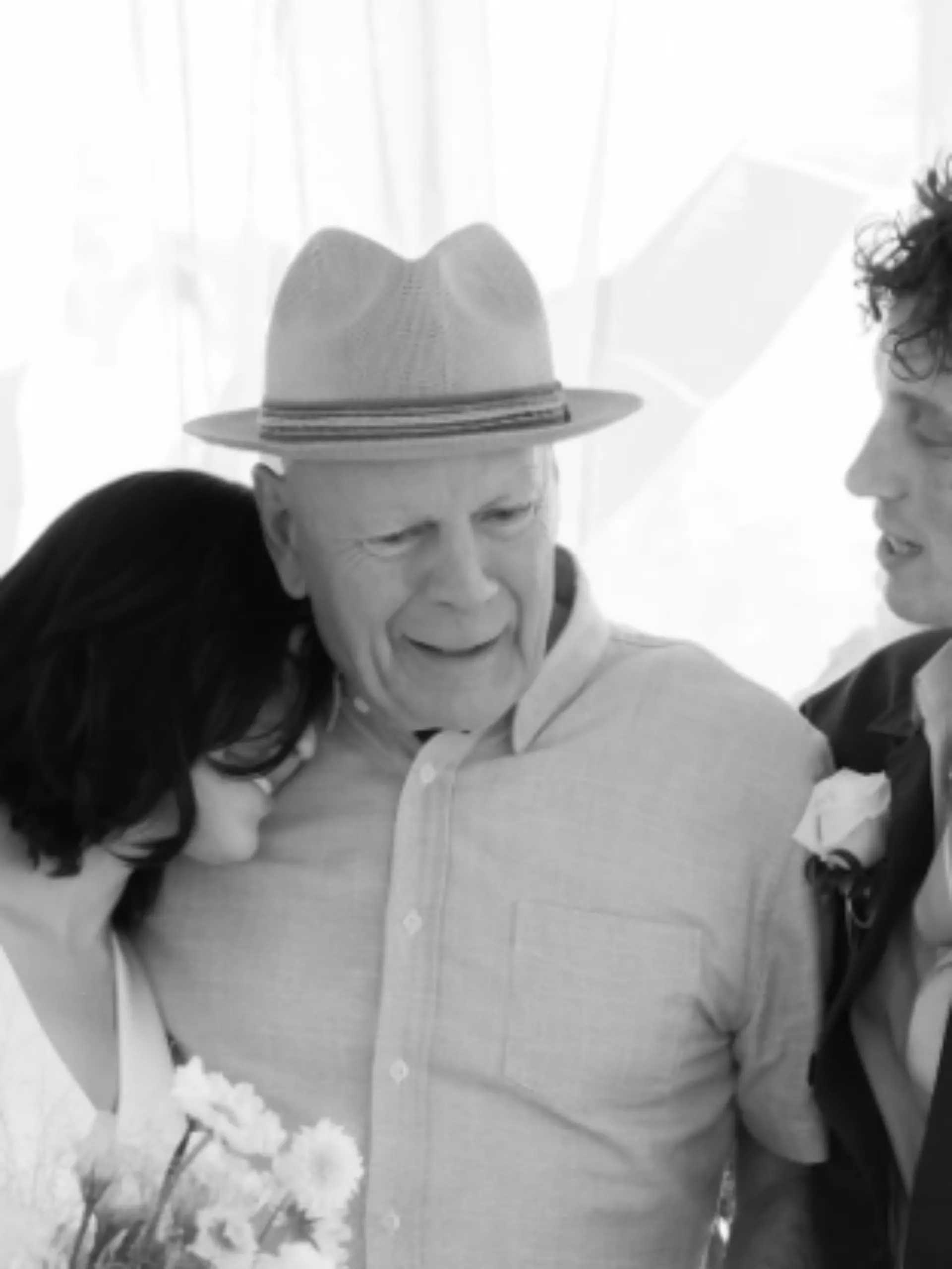 Bild zu: "Emotionaler Auftritt! Bruce Willis feiert Hochzeit seiner Tochter"