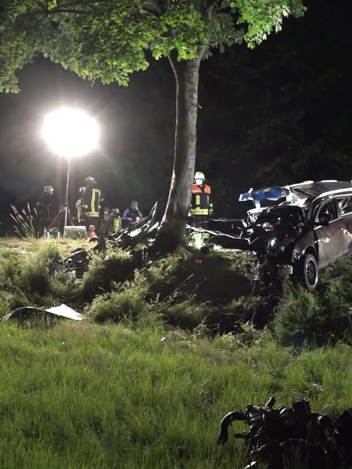 Die Feuerwehren aus Freiensteinau und Weidenau waren bei dem Unfall im Einsatz.