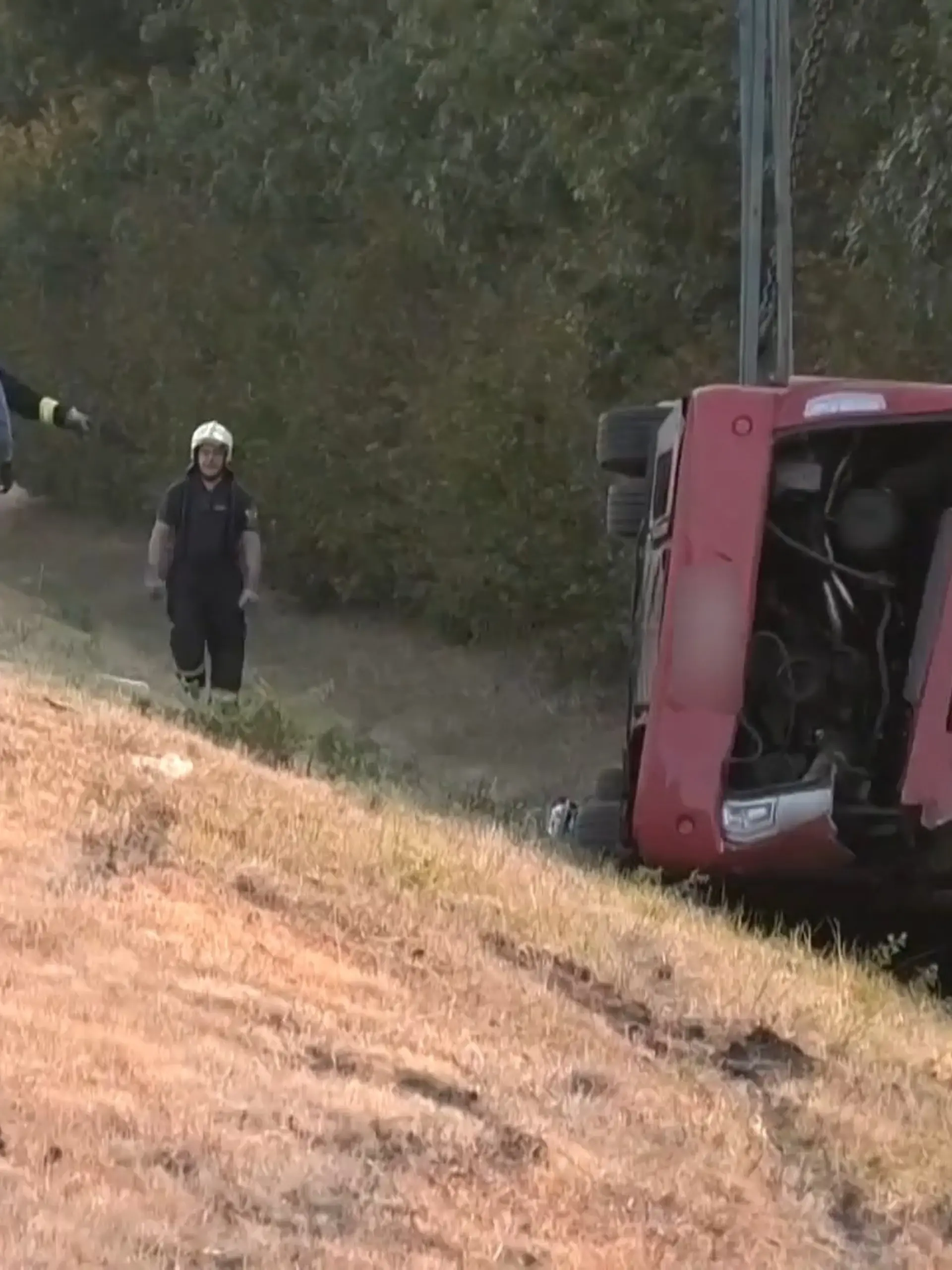 Bild zu: "Bus-Tragödie in Ungarn! Mindestens zwölf Tote und fast 50 Verletzte"