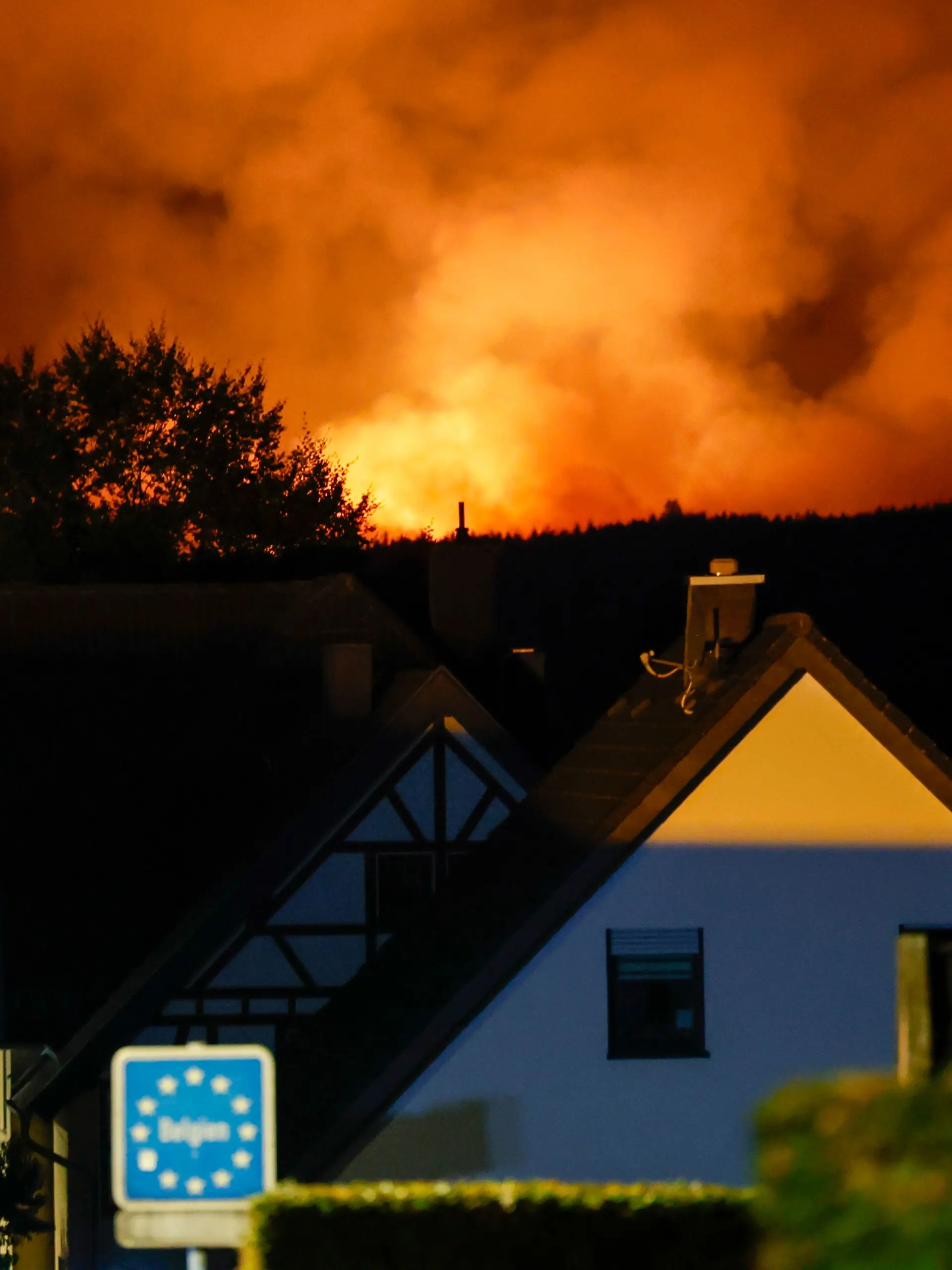 Lungenarzt warnt eindringlich: So gefährlich ist Rauch von Waldbränden.