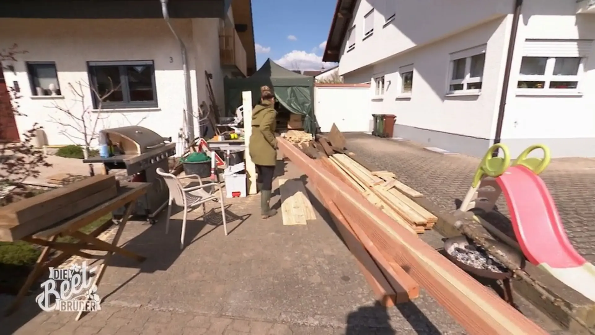 Der Vorgarten wird zum Materiallager Chaos mit den Beet-Brüdern