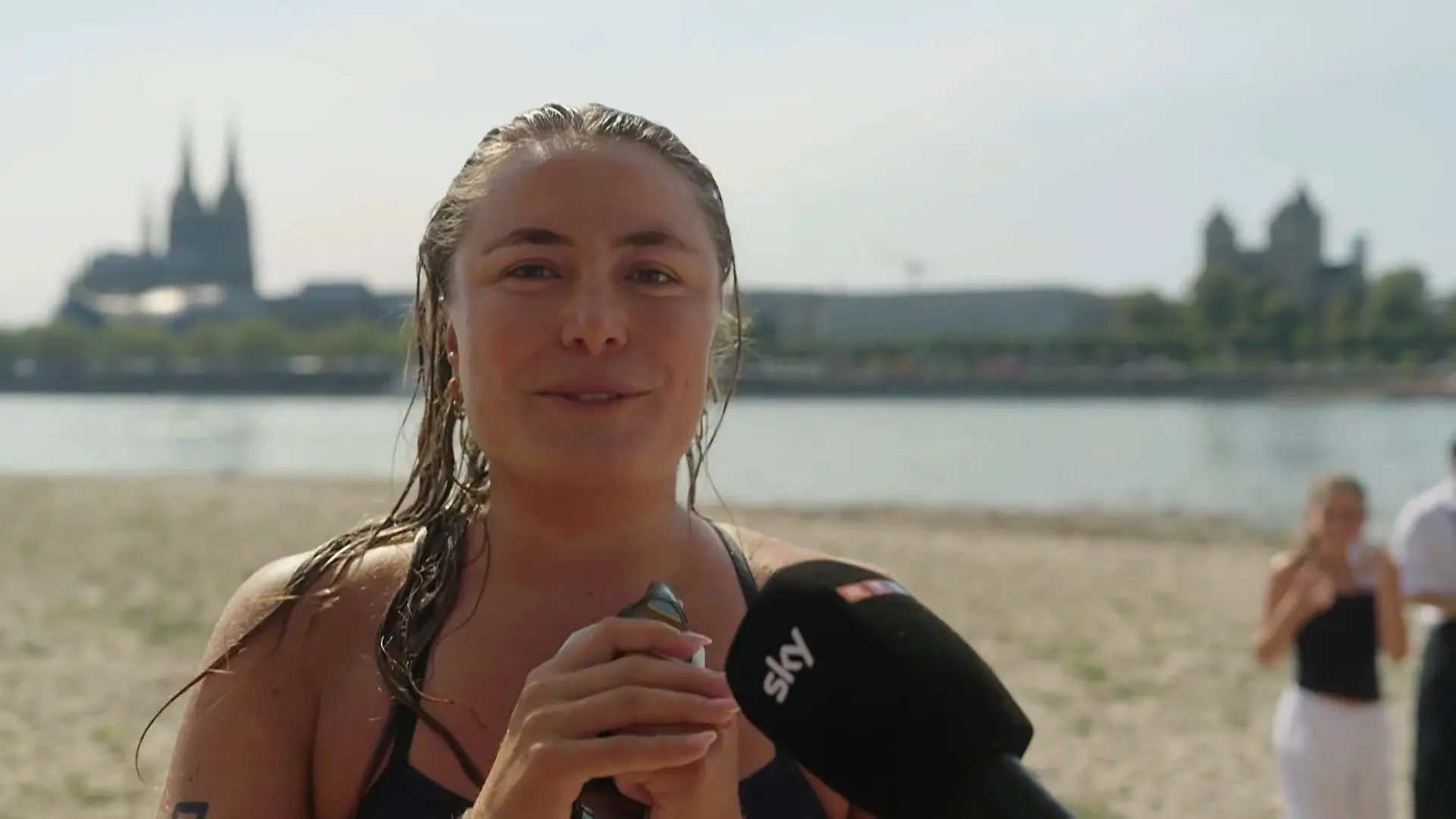 Nathalie Pohl: 735.000 Euro Spenden für Kinderschwimmkurse Von Frankfurt nach Köln