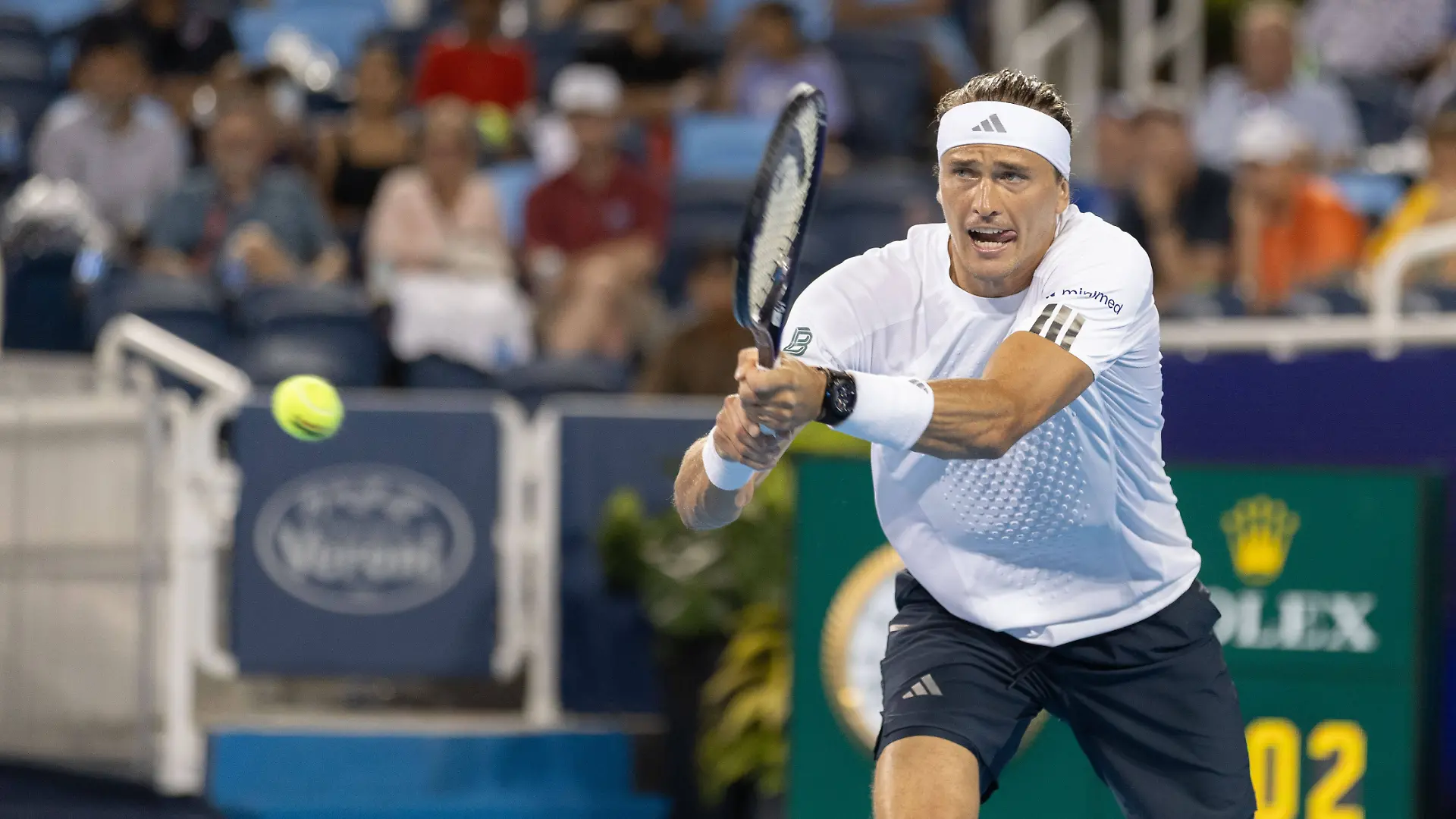 MASON, OHIO - AUGUST 15: Alexander Zverev of Germany hits a backhand during day five of the Cincinnati Open at the Lindner Family Tennis Center on August 15, 2026 in Mason, Ohio. PUBLICATIONxNOTxINxBRAxMEX Copyright: xShainaxBenhiyoun/SPPx Sportspressphoto_SPR208332