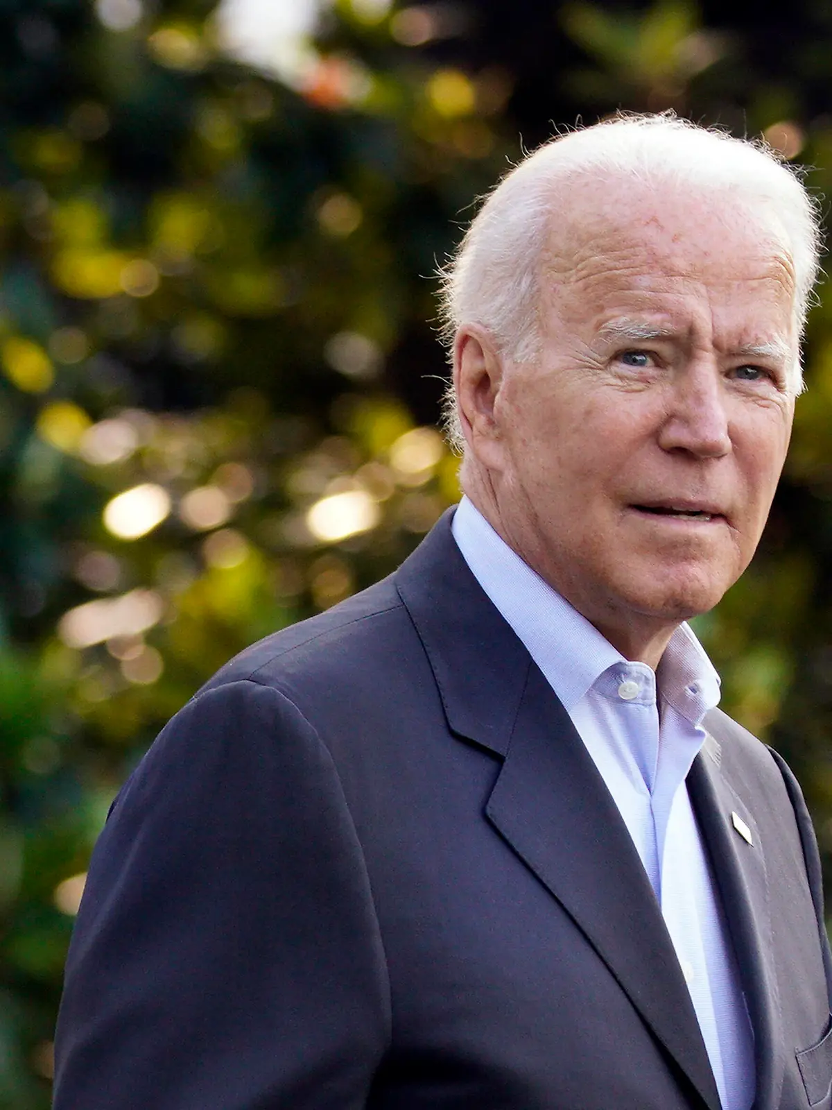  July 1, 2021, Washington, District of Columbia, USA: United States President Joe Biden walks out from the White House in Washington before his departure to Surfside, Florida on July 1, 2021 Washington USA - ZUMAs152 20210701_zaa_s152_004 Copyright: xYurixGripasx-xPoolxViaxCnpx