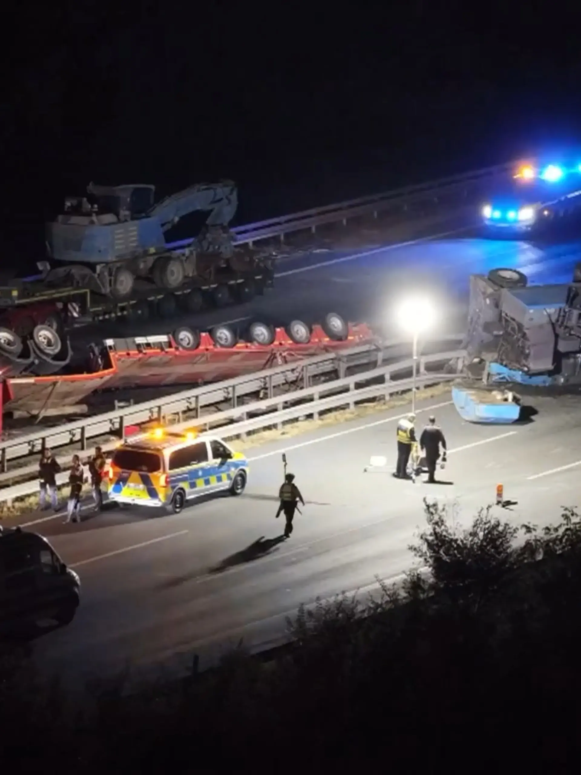 Bild zu: "A2 wegen Laster-Unglück dicht"