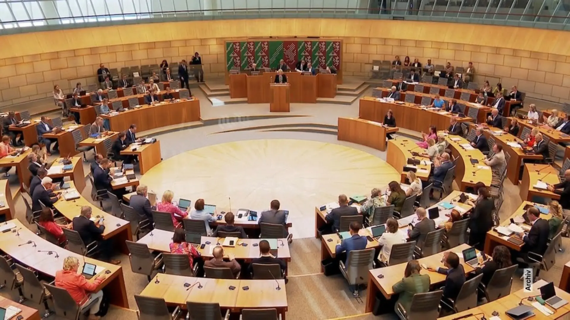NRW-FDP findet: Zu viel Kohle für Meldestellen und co. Wo landet das ganze Steuergeld?