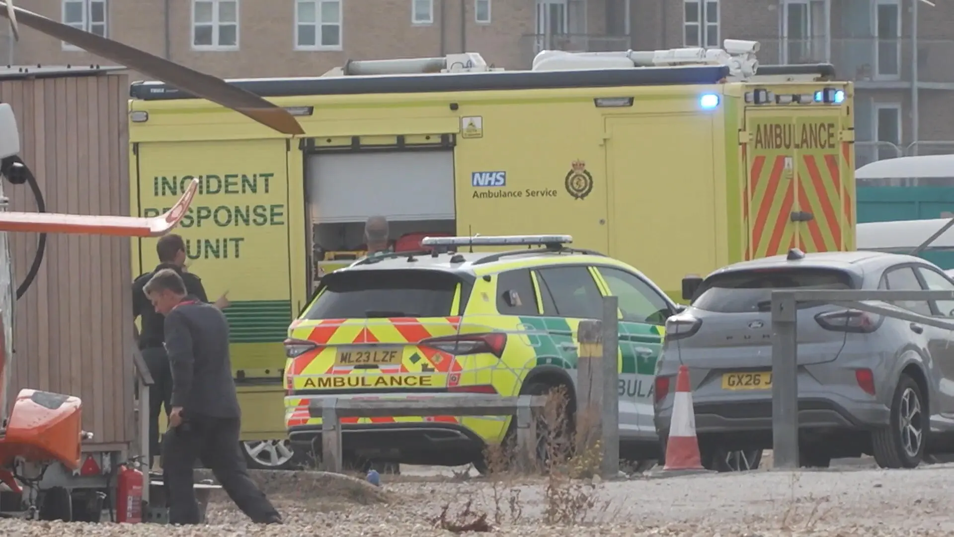 Einsatzkräfte können in Shoreham-by-Sea ein Mädchen retten