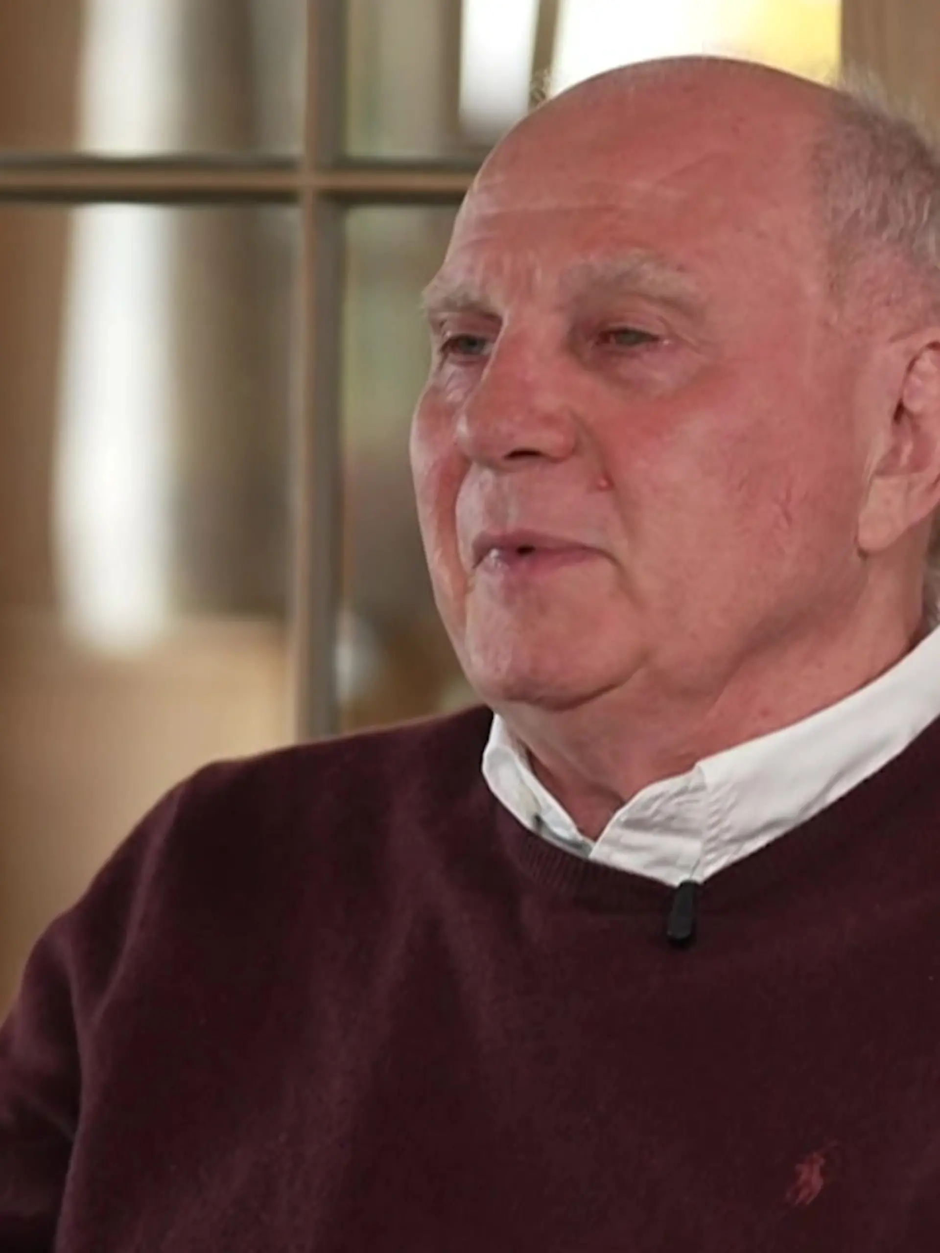 Bild zu: "„Hat mich vom Hocker gehauen“! Uli Hoeneß reagiert exklusiv auf Musiala-Vorfall"