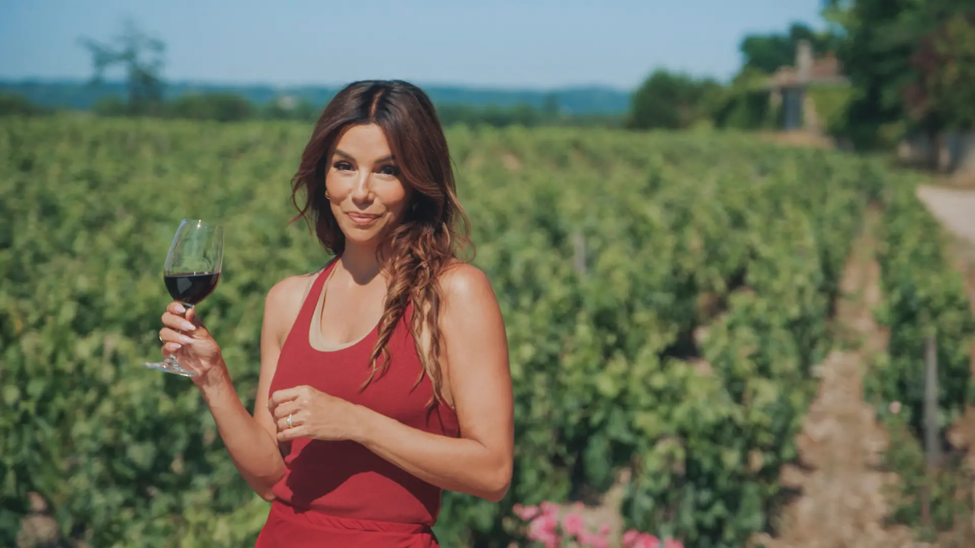 2000344_11_Eva between thw vines_Chateau Palmer_R.jpg