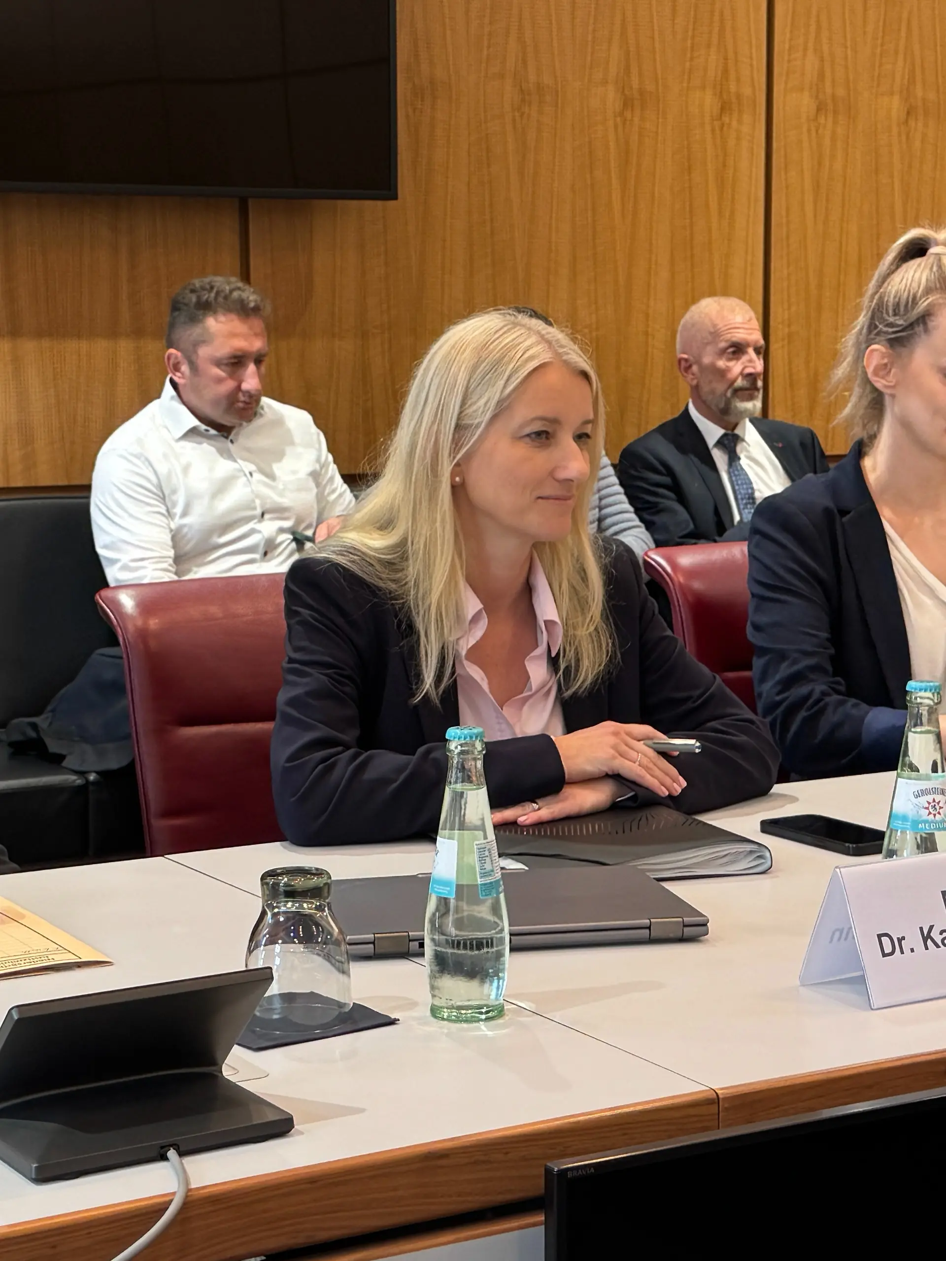 Justizministerin Kathrin Wahlmann (SPD) muss sich nach den schweren Vorfällen in Hameln und Stade erklären.