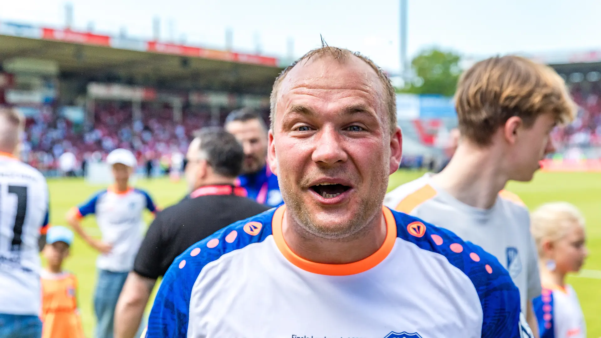 Fußball, Männer: Finale im Landespokal Brandenburg Energie Cottbus - VfB Krieschow, LEAG Energie Stadion. Andy Hebler vom VfB Krieschow freut sich nach dem Gewinn des Brandenburgischen Landespokalfinales.
