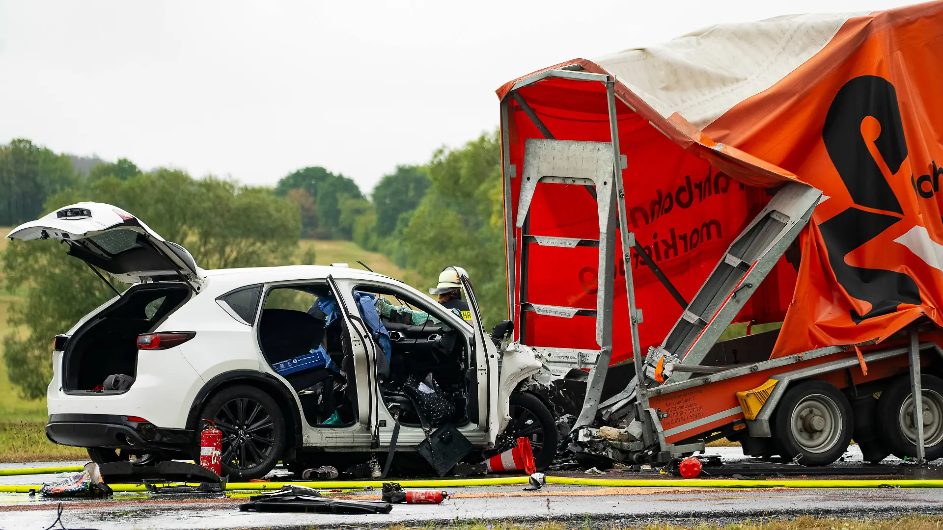 Bild zu: "Todescrash in Hessen – alle Acht im Auto waren zwischen 14 und 15"