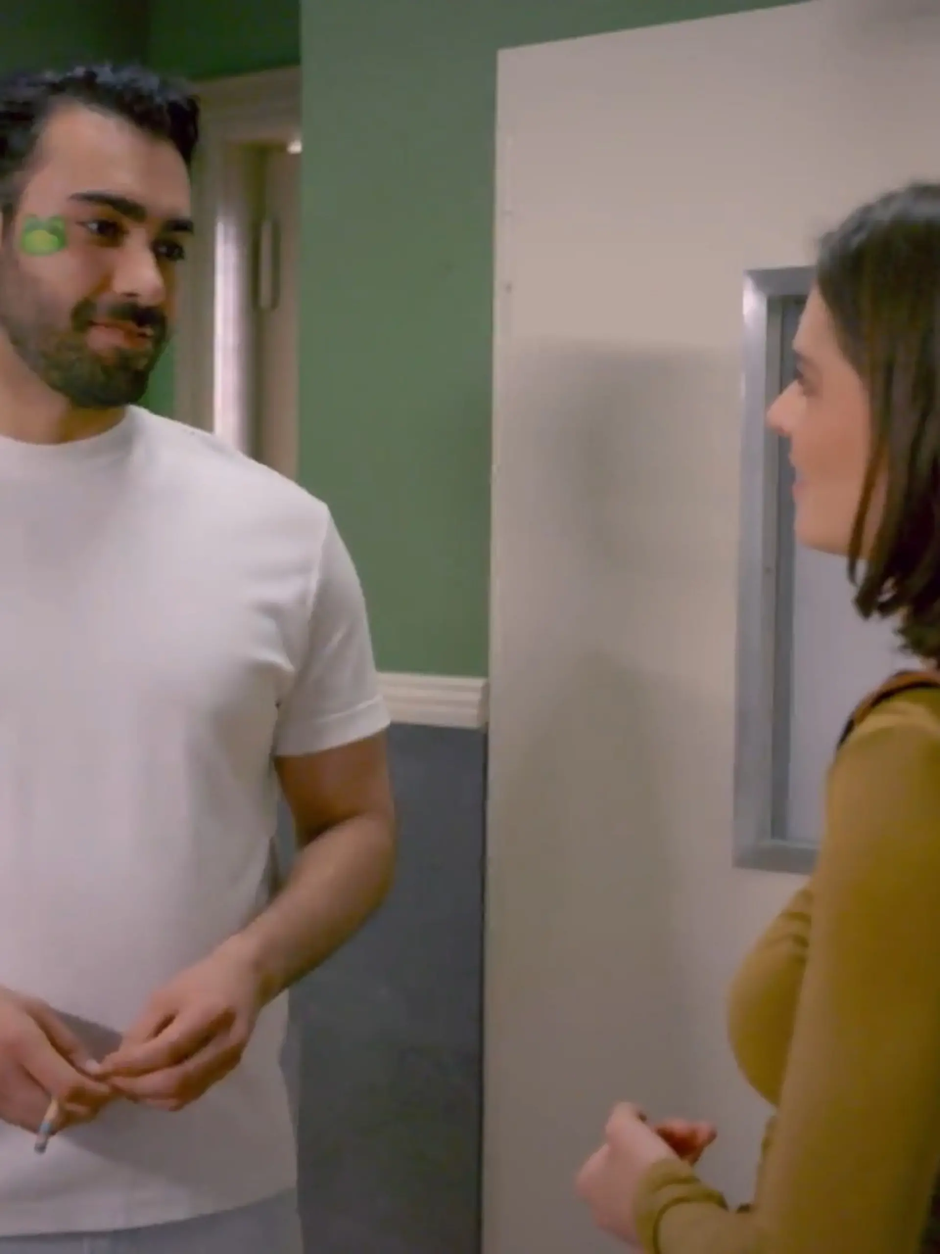 Wie nah kommen sich Baris und Larissa?