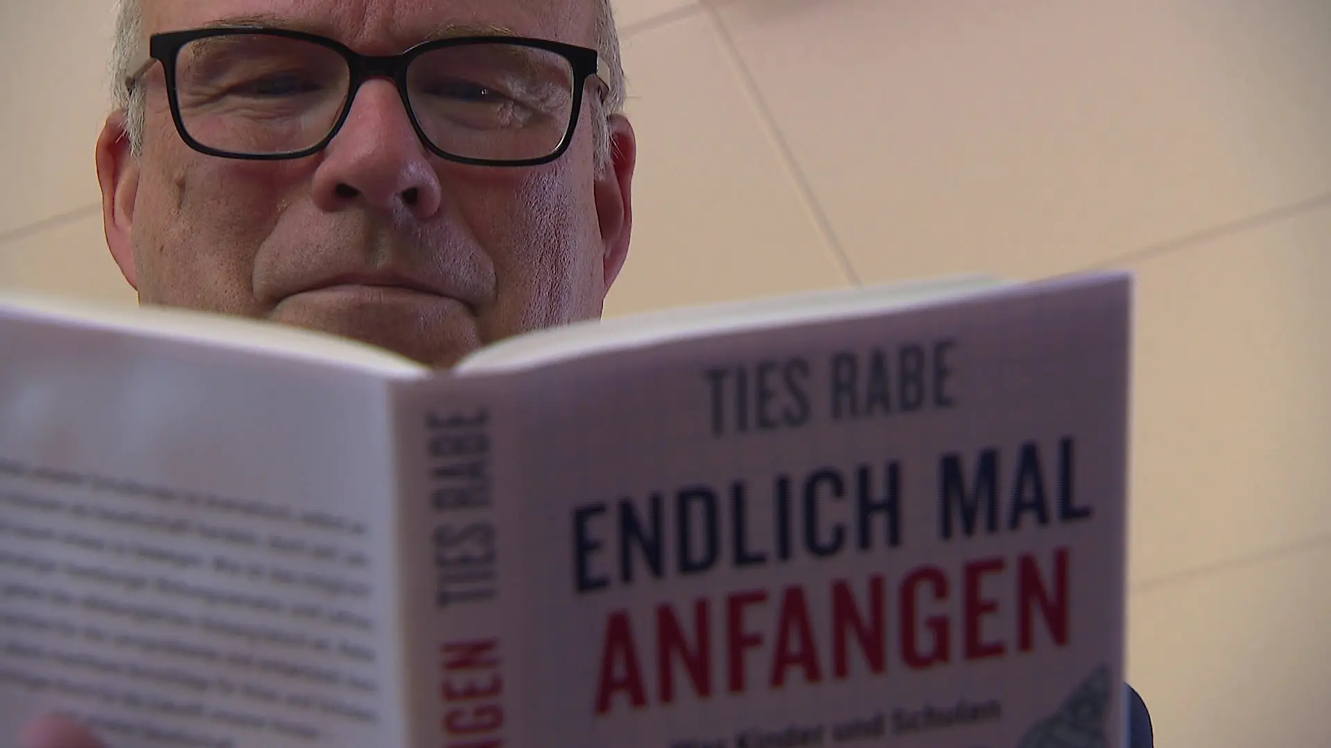 Ties Rabe (SPD) ist besorgt über unsere Bildung.