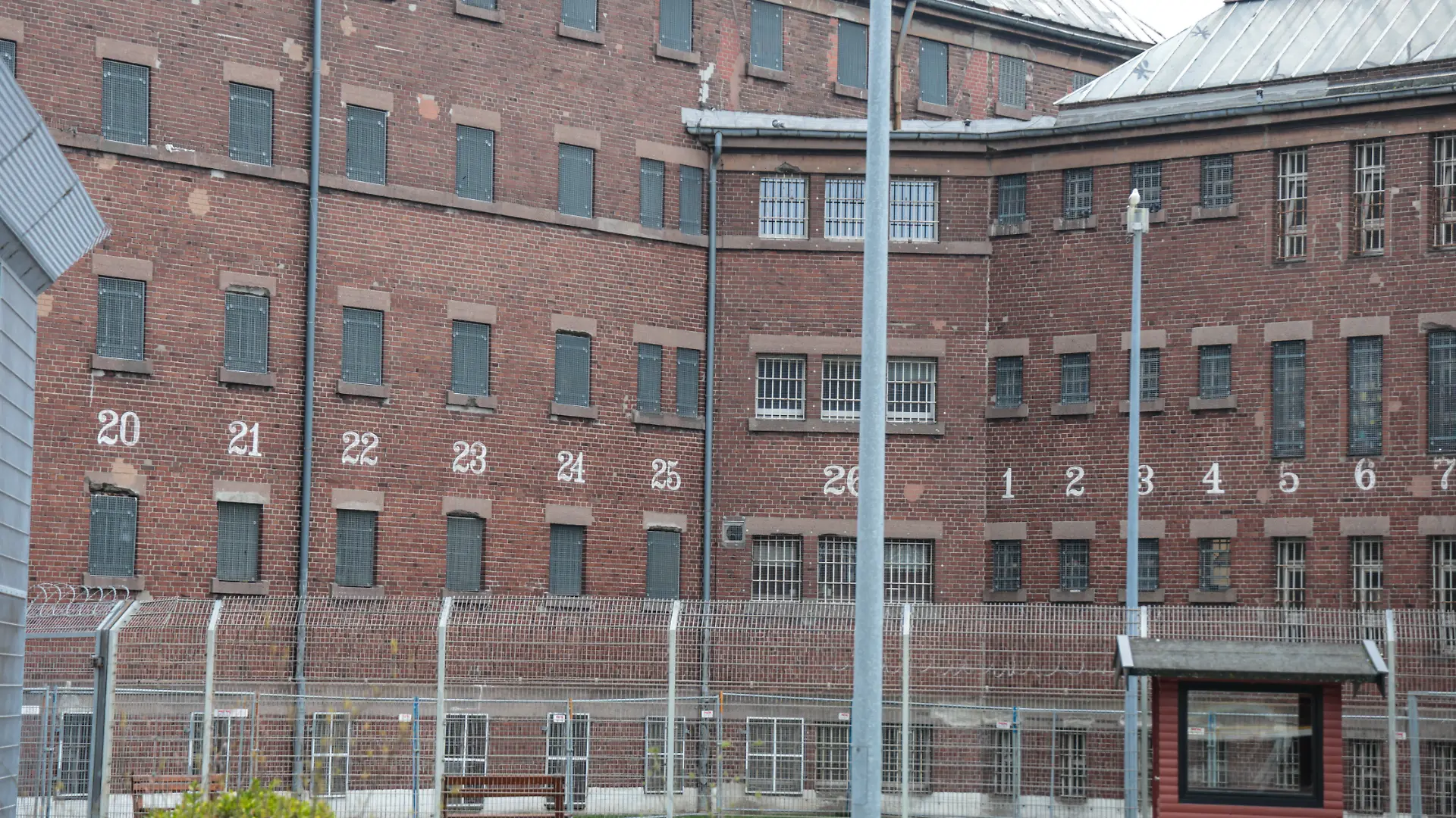Ein Hafthaus der Justizvollzugsanstalt Bremen im Stadtteil Oslebshausen. (zu dpa: «Ermittlungen gegen JVA-Beschäftigte wegen Bestechlichkeit») +++ dpa-Bildfunk +++