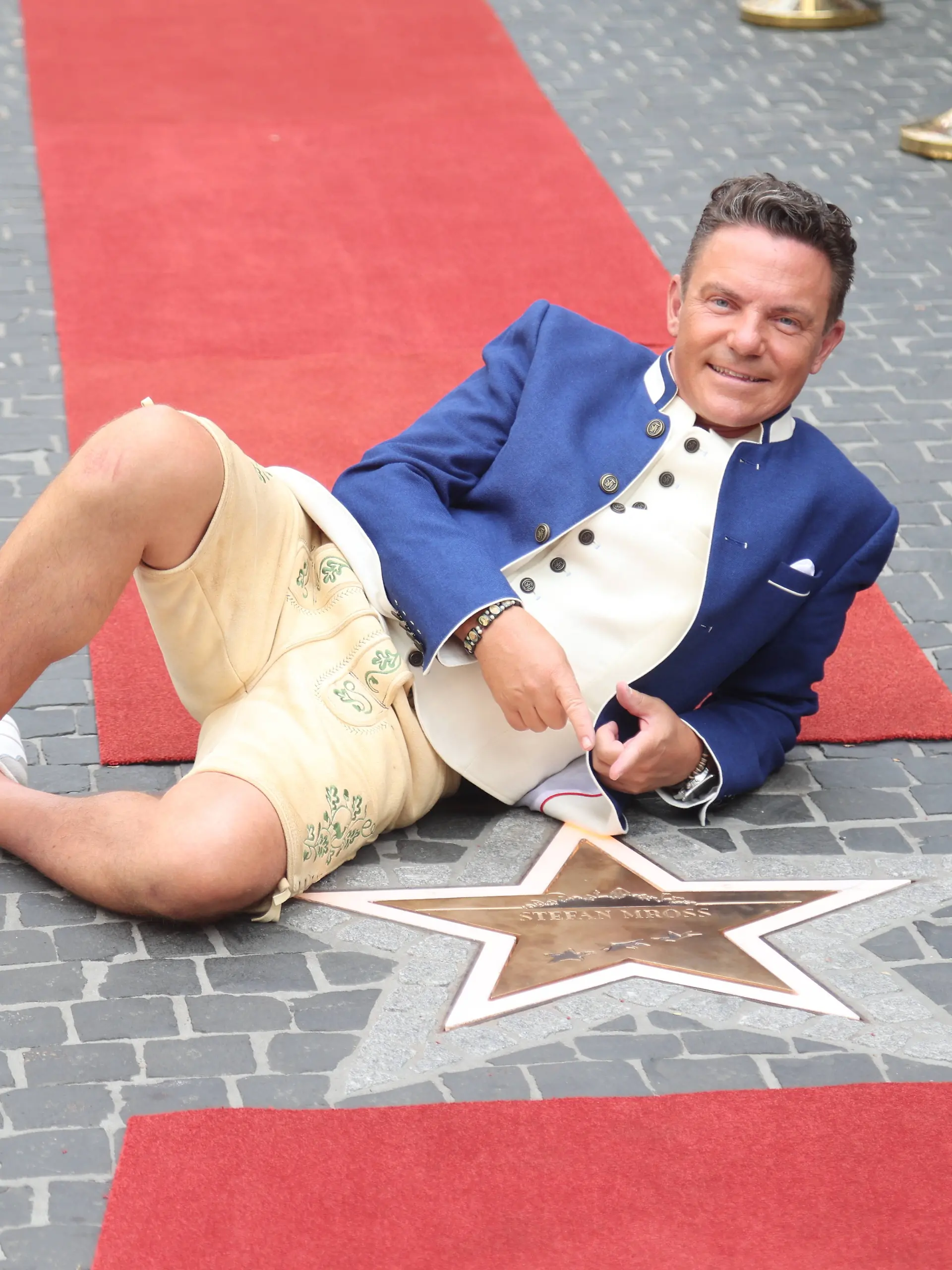 Stefan Mross hat einen Stern im Europa-Park bekommen