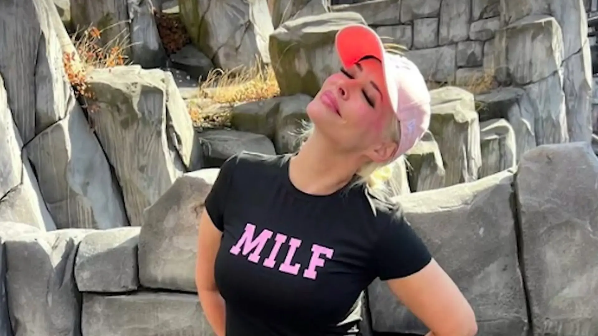 Daniela Katzenberger feiert in DIESEM Outfit den Geburtstag ihrer Tochter „MILF"-Shirt zur Kinderparty